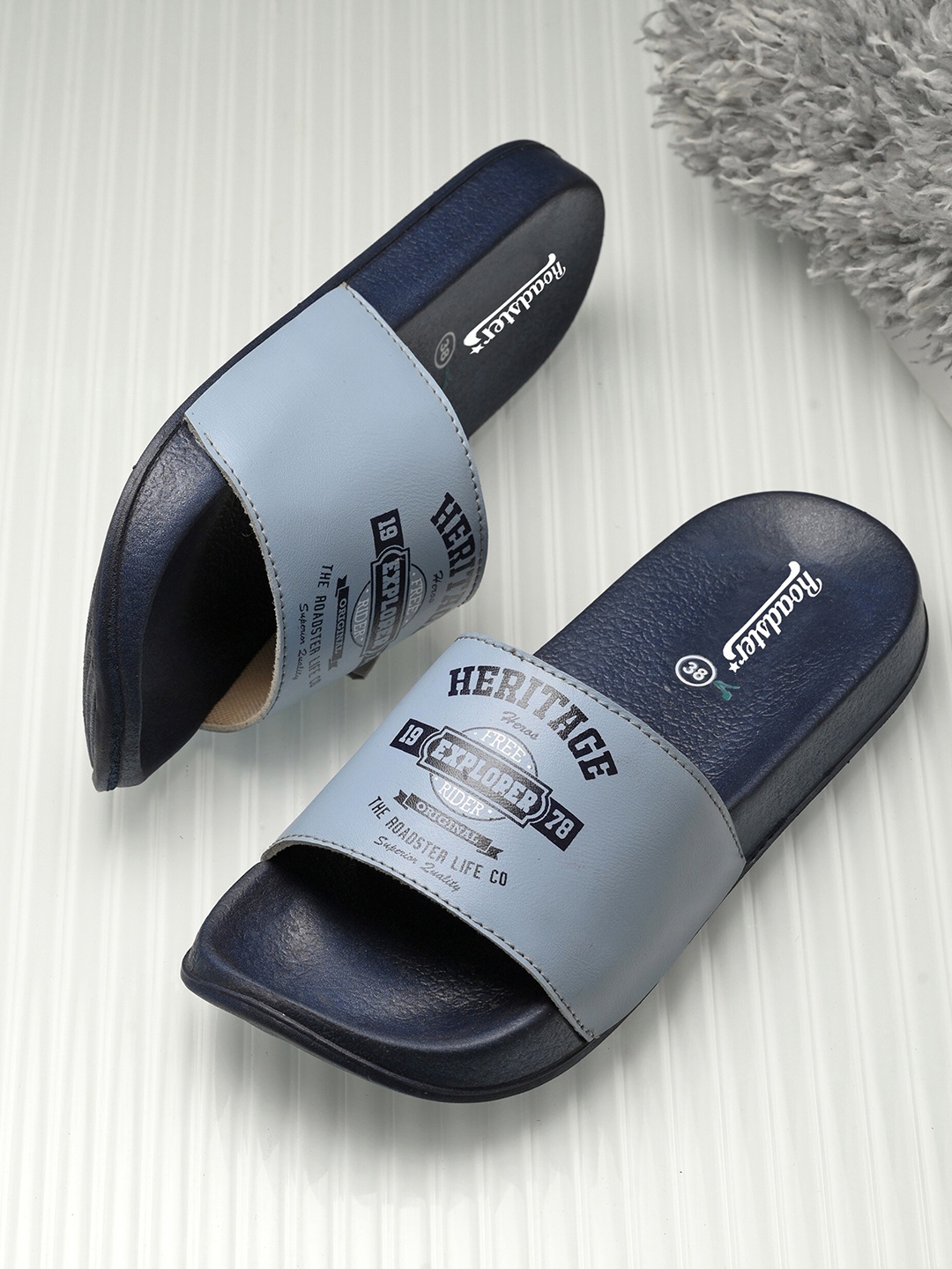 

The Roadster Lifestyle Co. Women Blue Printed Sliders