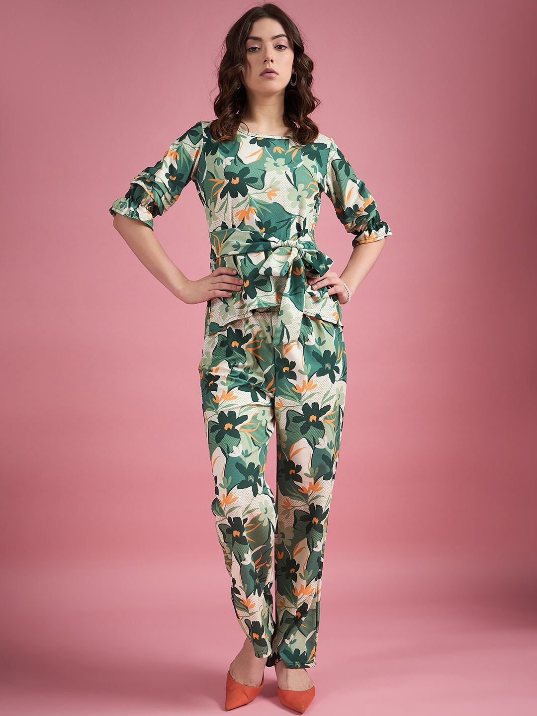 

DressBerry Green Tropical Printed Bell Sleeves Tie Up Top With Trouser