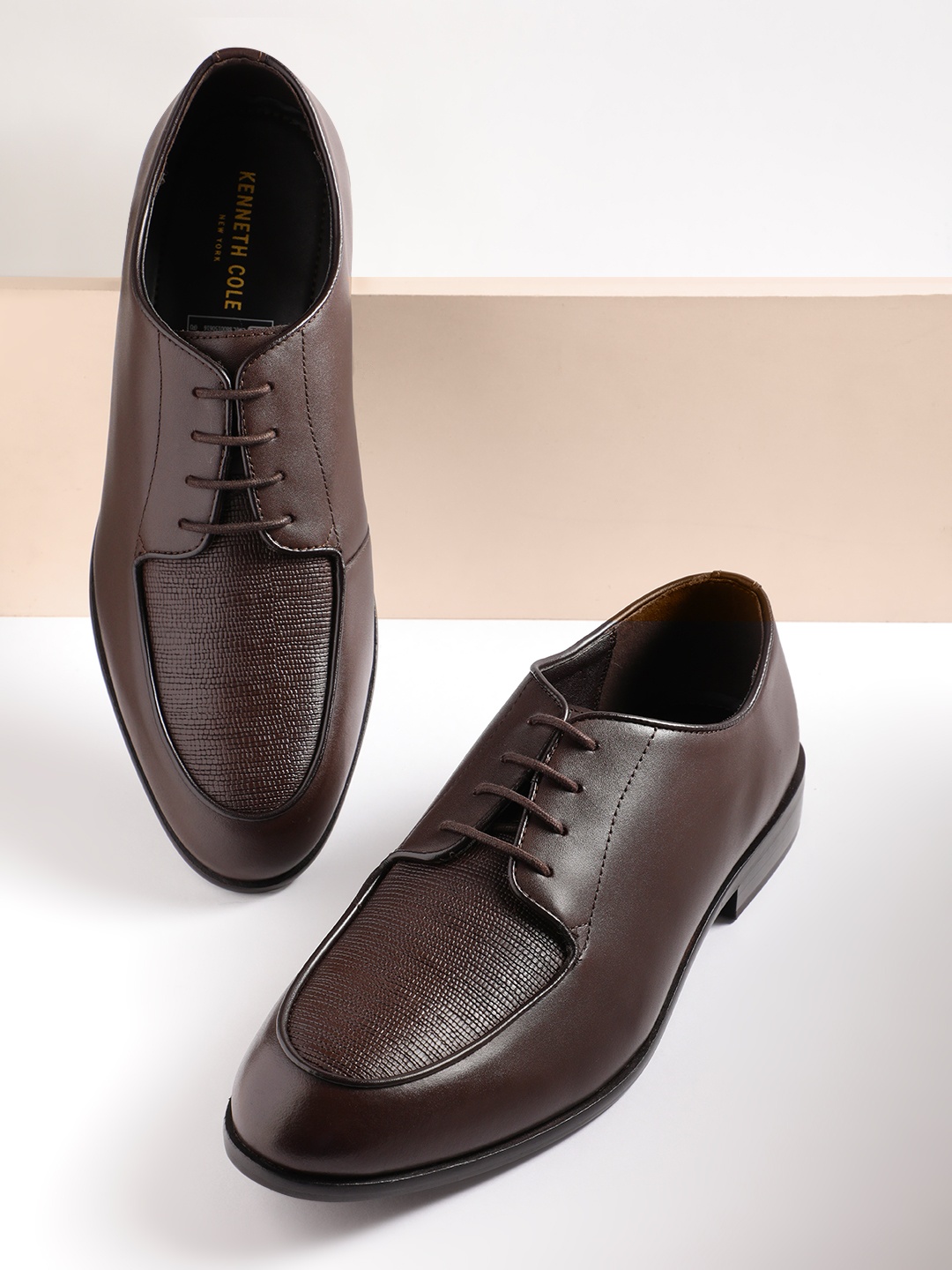 

Kenneth Cole Men Leather Textured Formal Derbys, Coffee brown