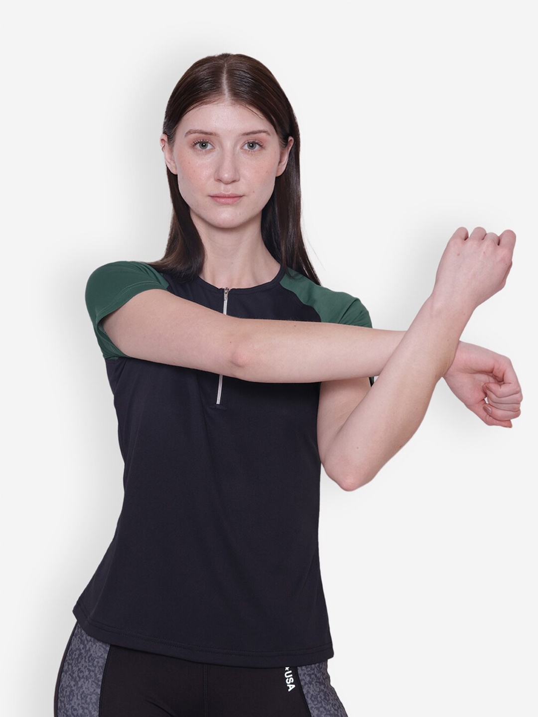 

JUMP USA Round Neck T-Shirt, Black