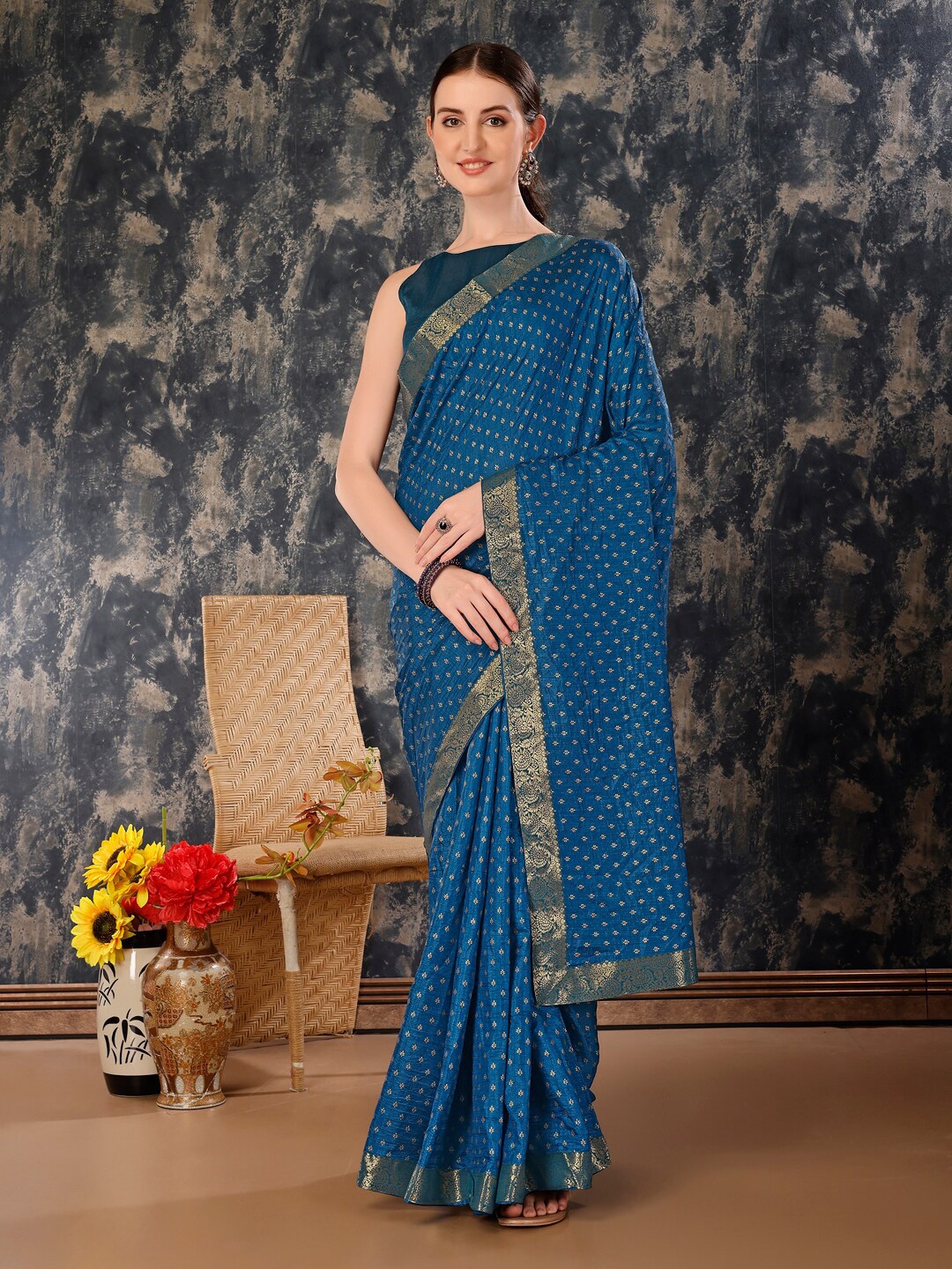 

Indian Women Floral Zari Pure Chiffon Saree, Blue