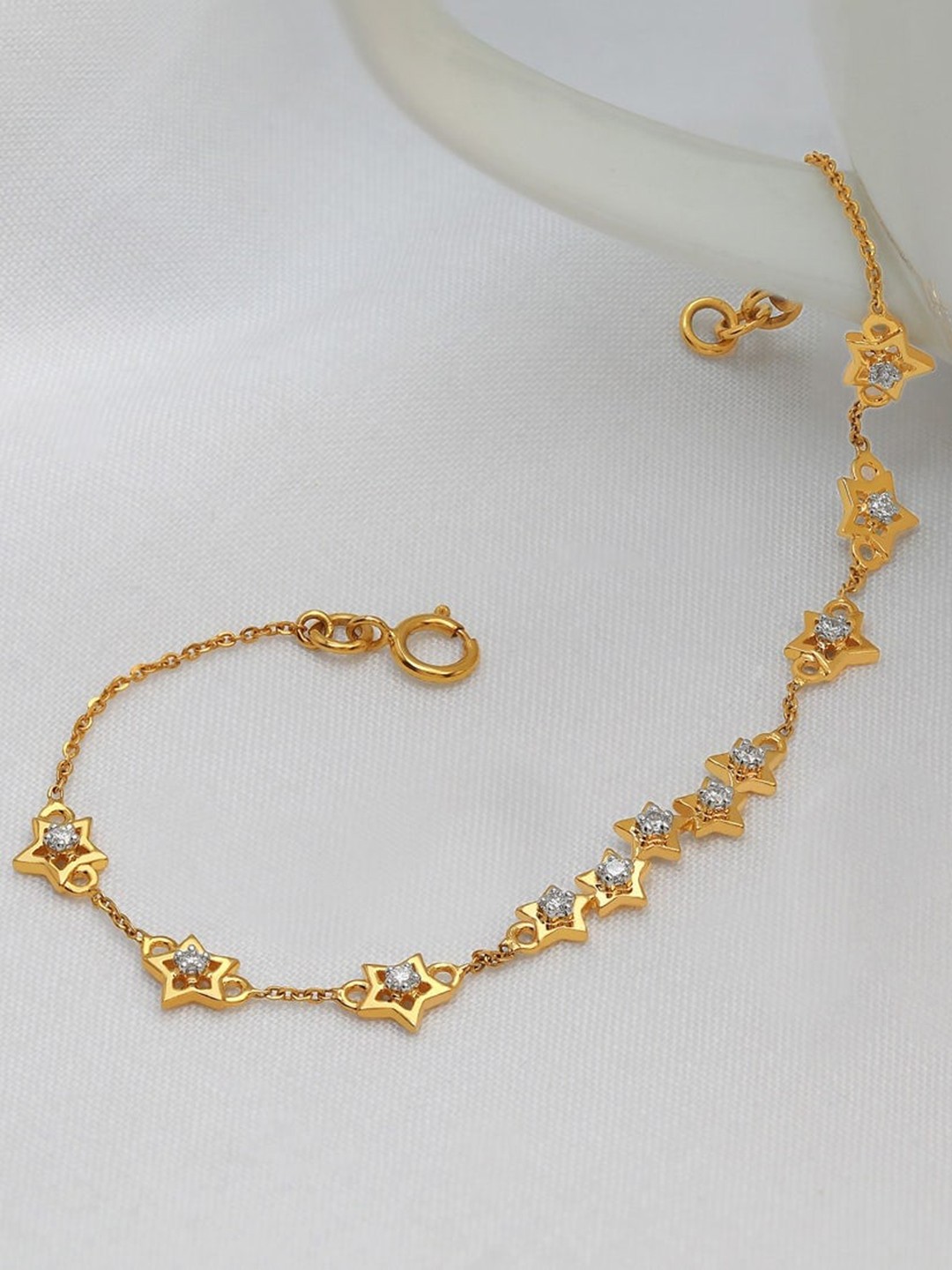 

CANDERE A KALYAN JEWELLERS COMPANY 18KT (750) Gold Diamond Studded Bracelet-2.16 gm