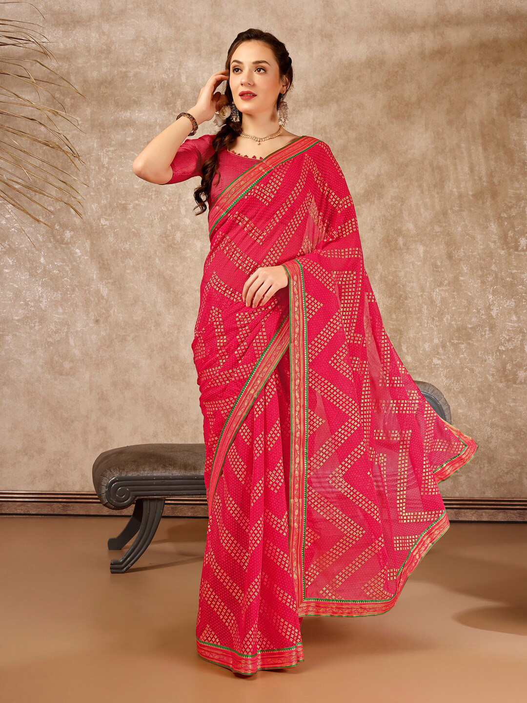 

Indian Women Geometric Printed Zari Saree, Pink