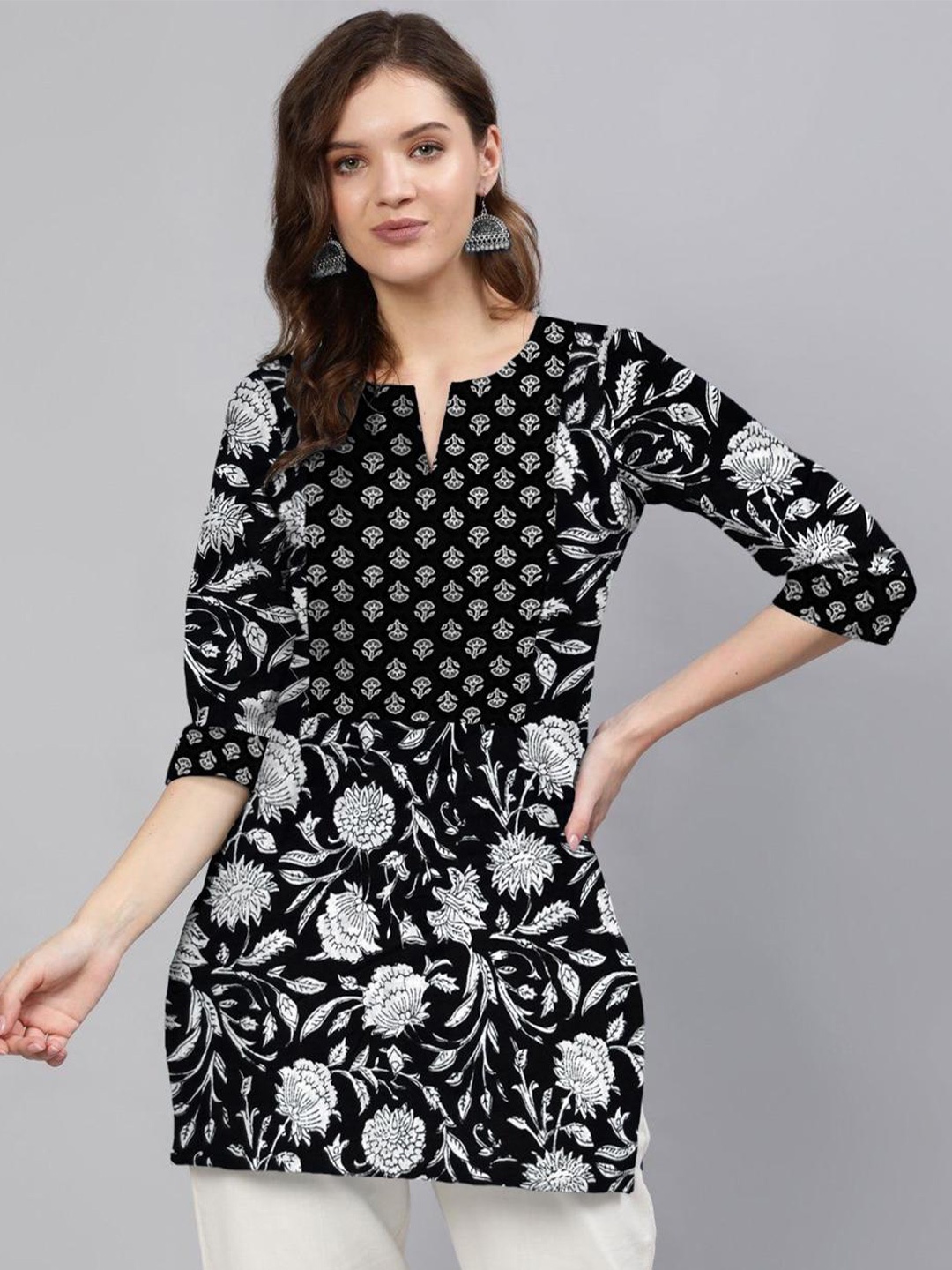 

The Dry State Floral Printed Notch Neck Cotton Straight Kurti, Black