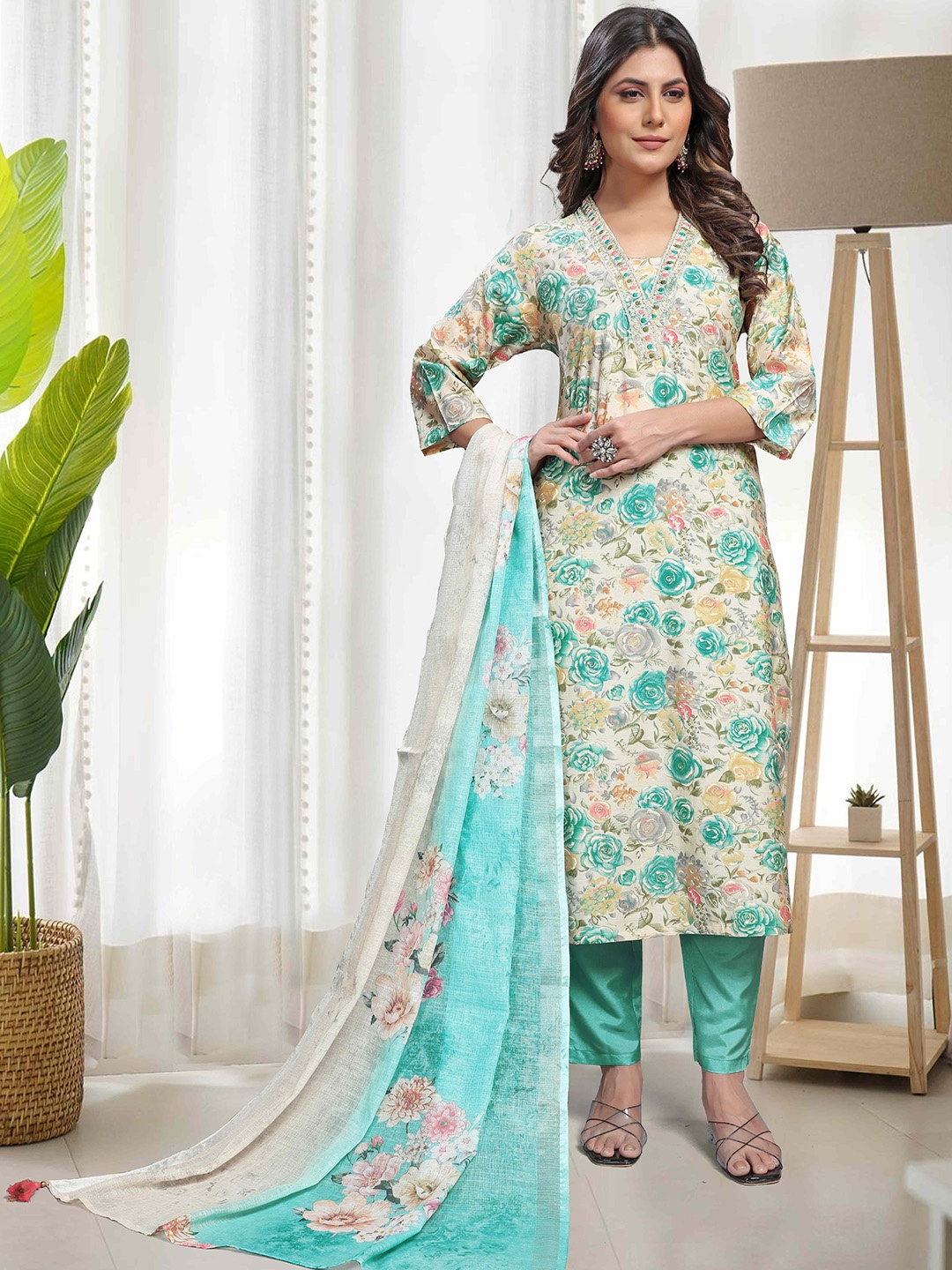 

Storebrite Floral Printed V-Neck Straight Kurta With Trousers & Dupatta, White