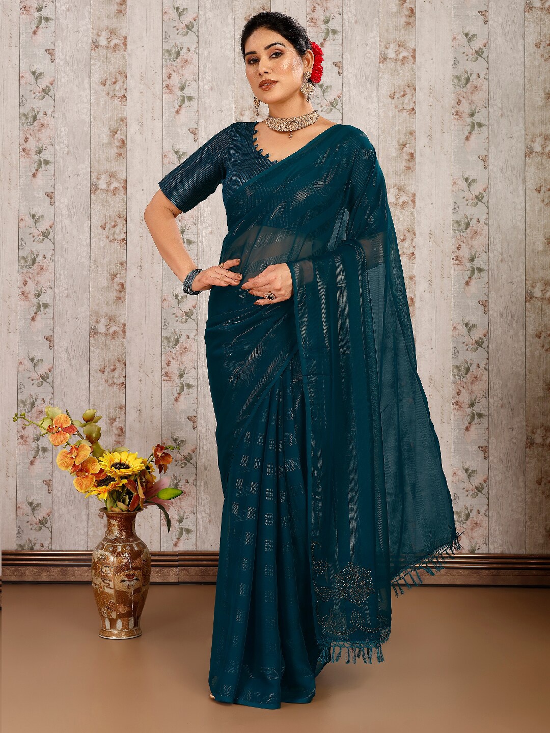 

Indian Women Striped Pure Chiffon Saree, Teal