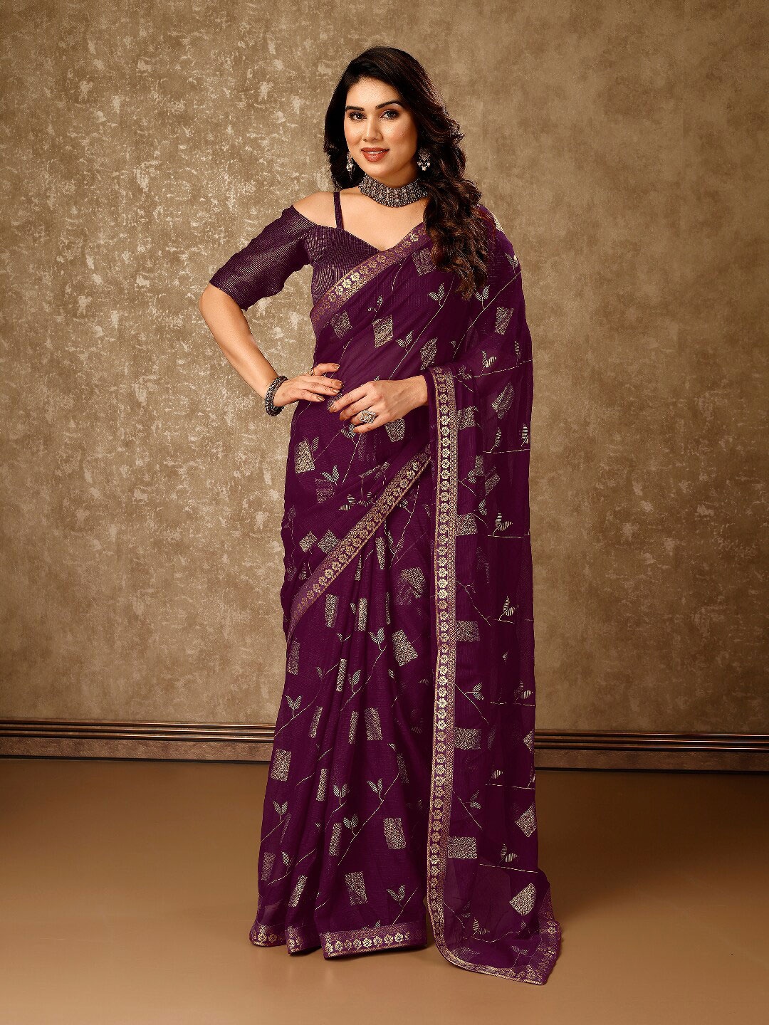 

Indian Women Floral Zari Pure Chiffon Saree, Purple