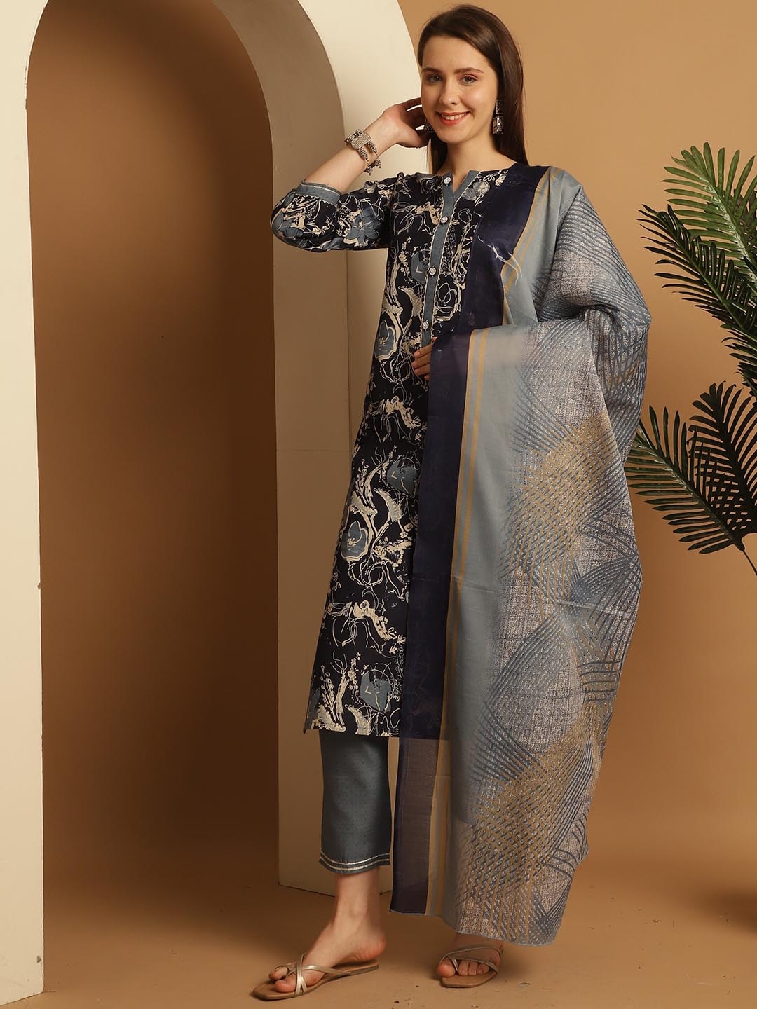 

Roly Poly Ethnic Motifs Printed Regular Straight Kurta With Trousers & Dupatta, Navy blue