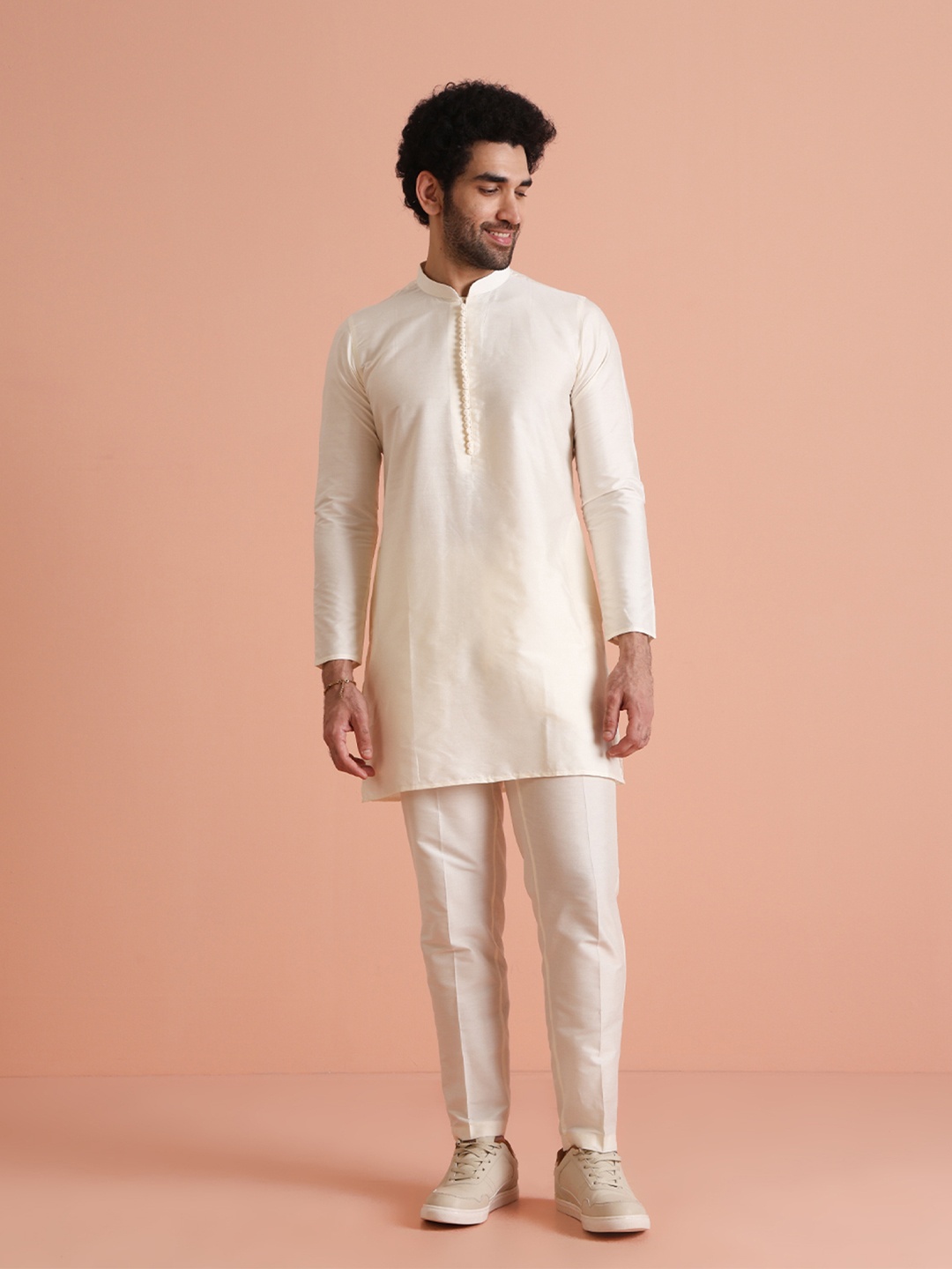 

KISAH Mandarin Collar Regular Kurta With Trousers, Off white