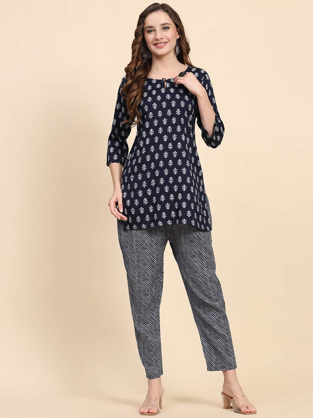 

Trendmalls Geometric Printed Keyhole Neck Tunic & Trouser, Blue