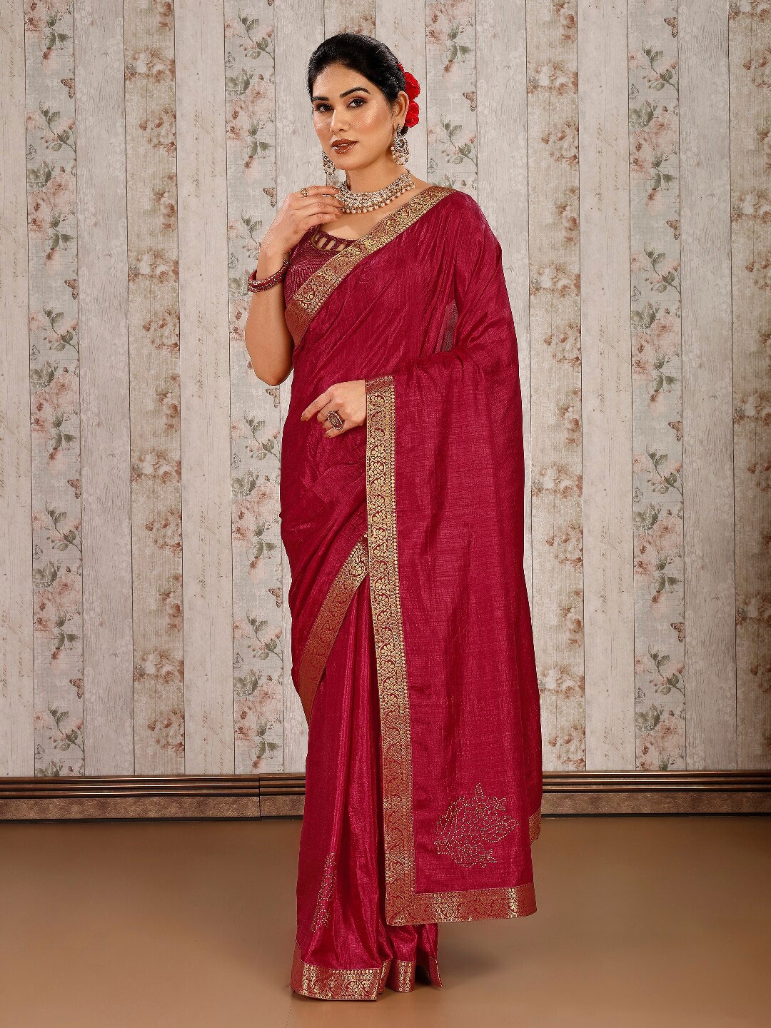 

Indian Women Zari Pure Chiffon Saree, Maroon