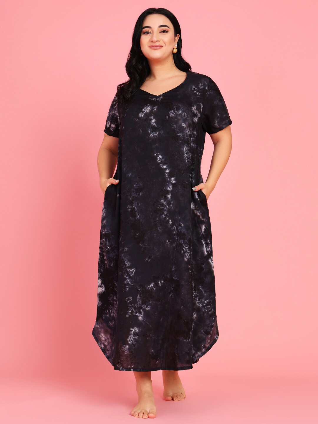 

Curvy Love Plus Size Tie & Died Nightdress, Black