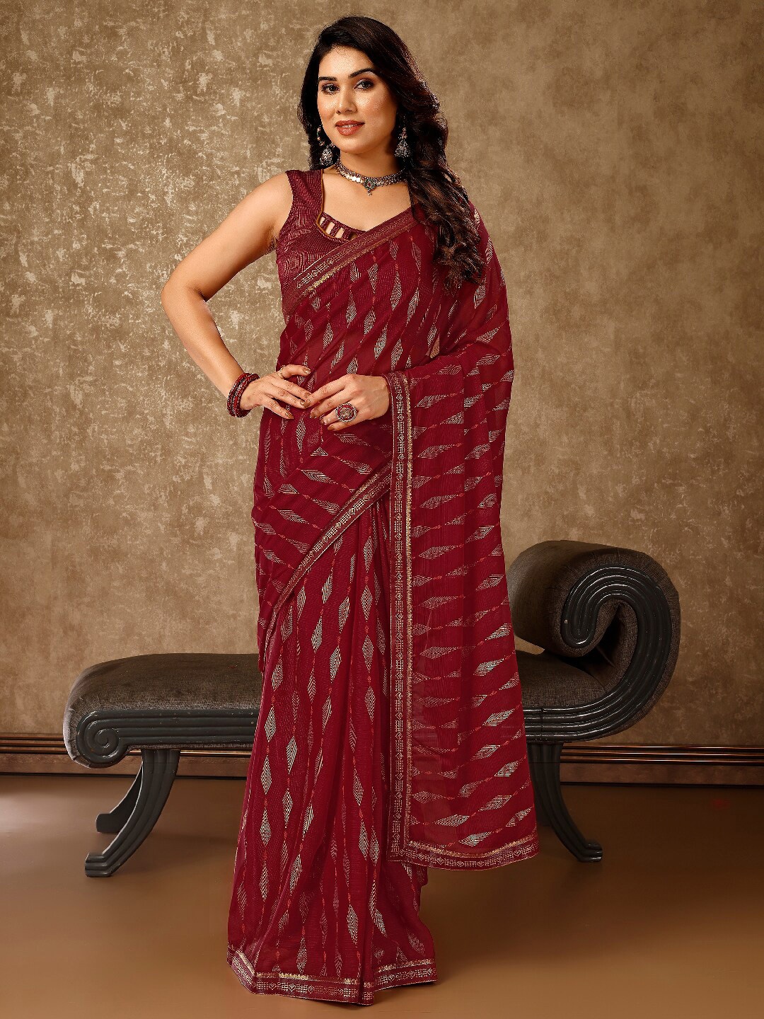 

Indian Women Embellished Pure Chiffon Saree, Maroon