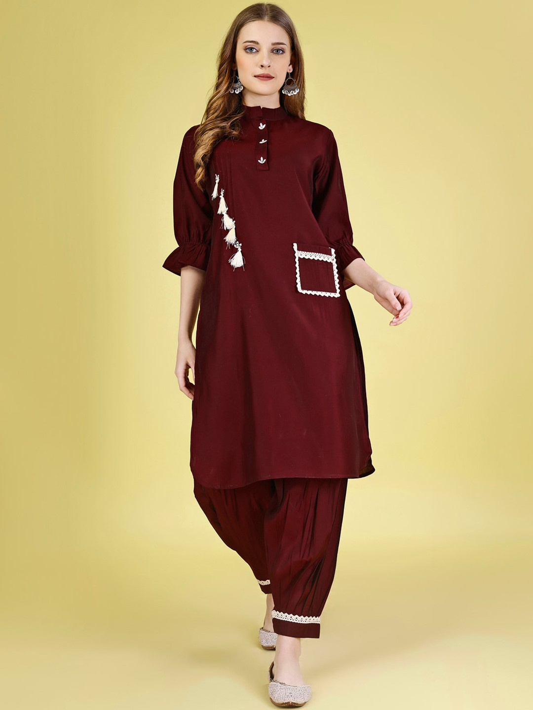 

Tikhi Imli Mandarin Collar Bell Sleeve Tunic & Patiala, Maroon