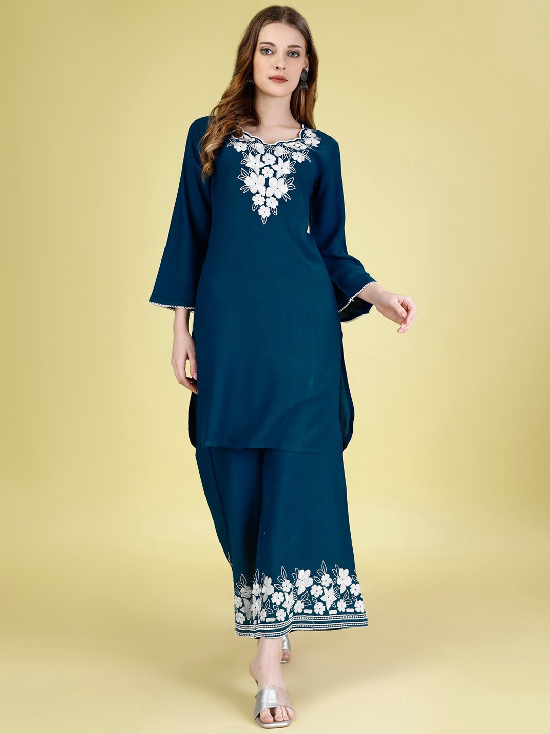 

Tikhi Imli Floral Yoke Design Thread Work Straight Kurta & Trouser, Blue