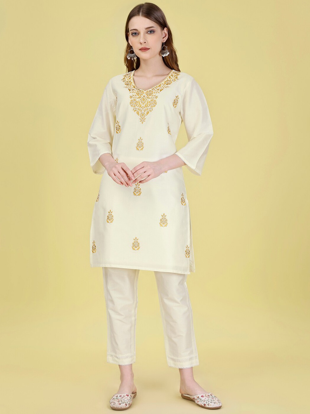 

Tikhi Imli Floral Embroidered V-Neck Sequined Straight Kurta & Trouser, Off white