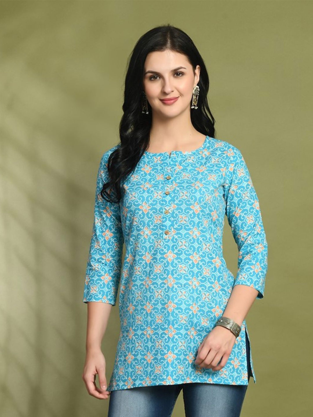 

FERANOID Floral Printed Round Neck Three-Quarter Sleeves Pure Cotton Sort Kurti, Blue