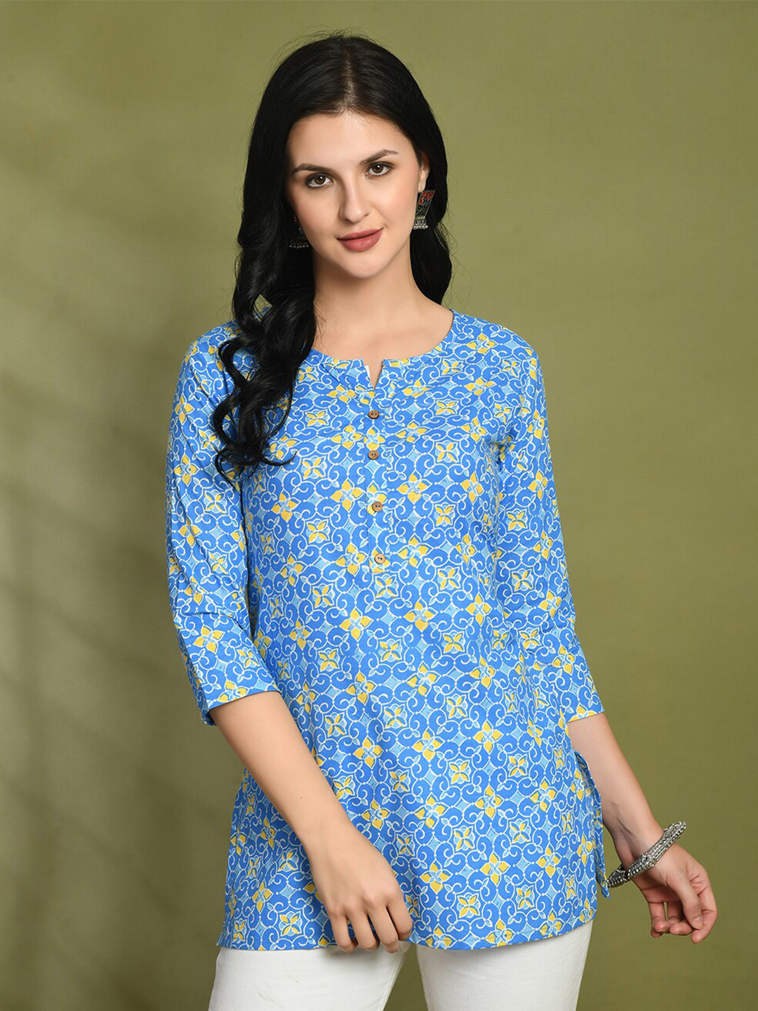 

FERANOID Floral Printed Round Neck Three-Quarter Sleeves Pure Cotton Short Kurti, Blue