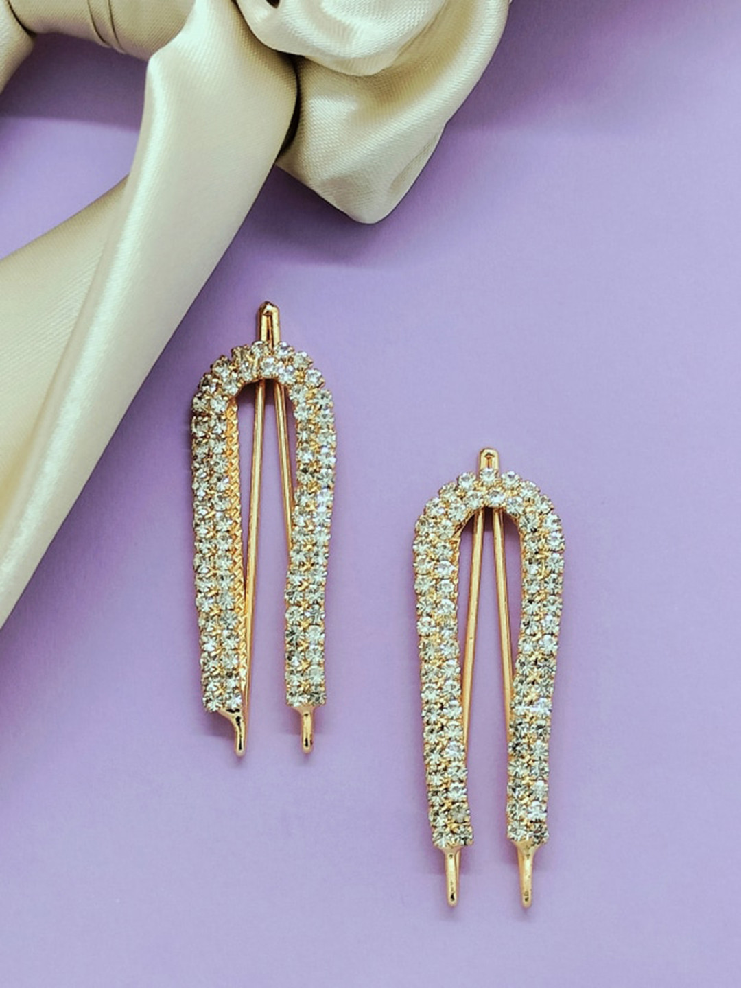

FEMMIBELLA Gold Plated Cubic Zirconia Studded Saree Clip Saree Accessories