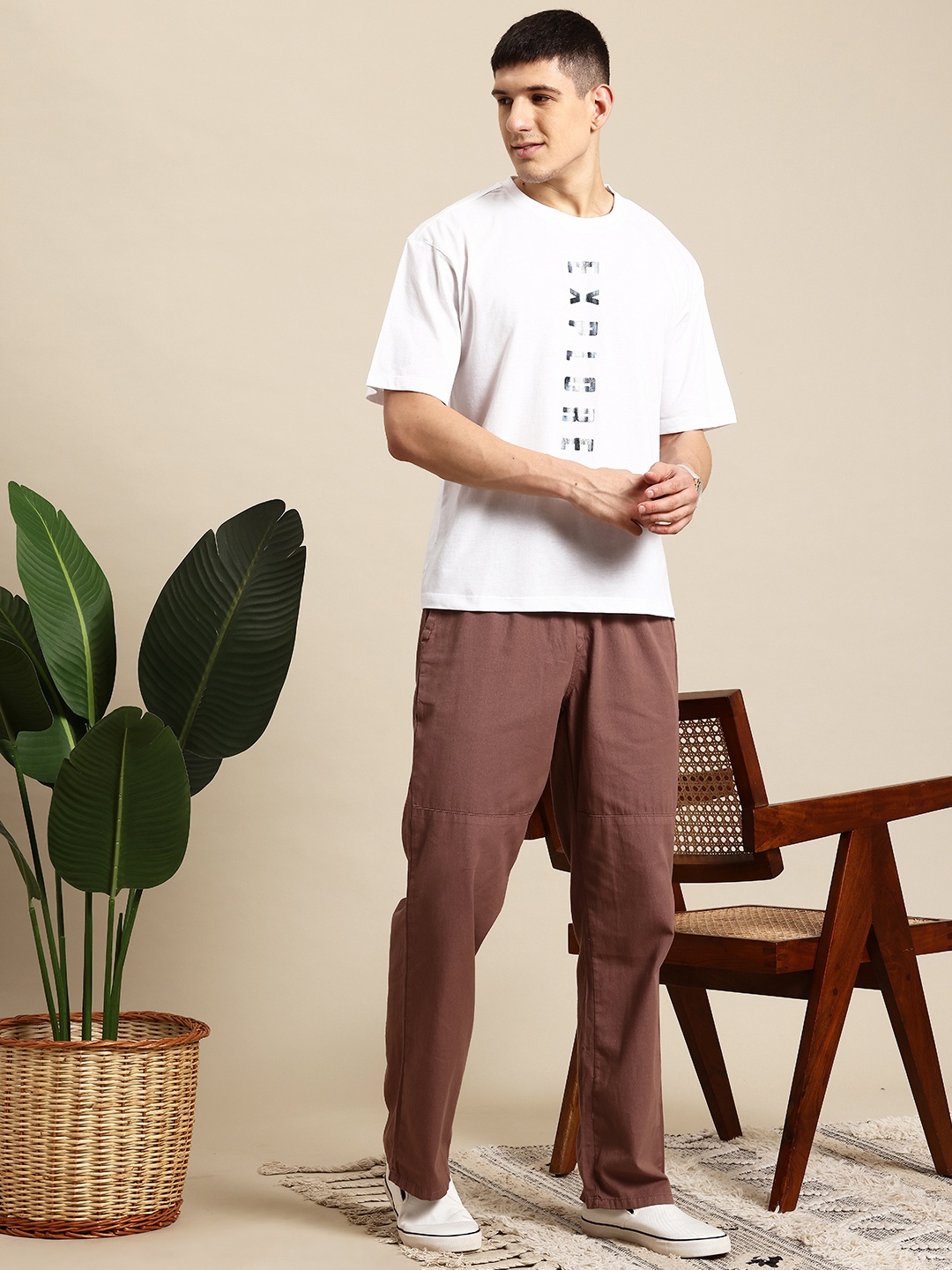 

Mast & Harbour Men Typography Printed Drop-Shoulder Sleeves Oversized T-shirt, White