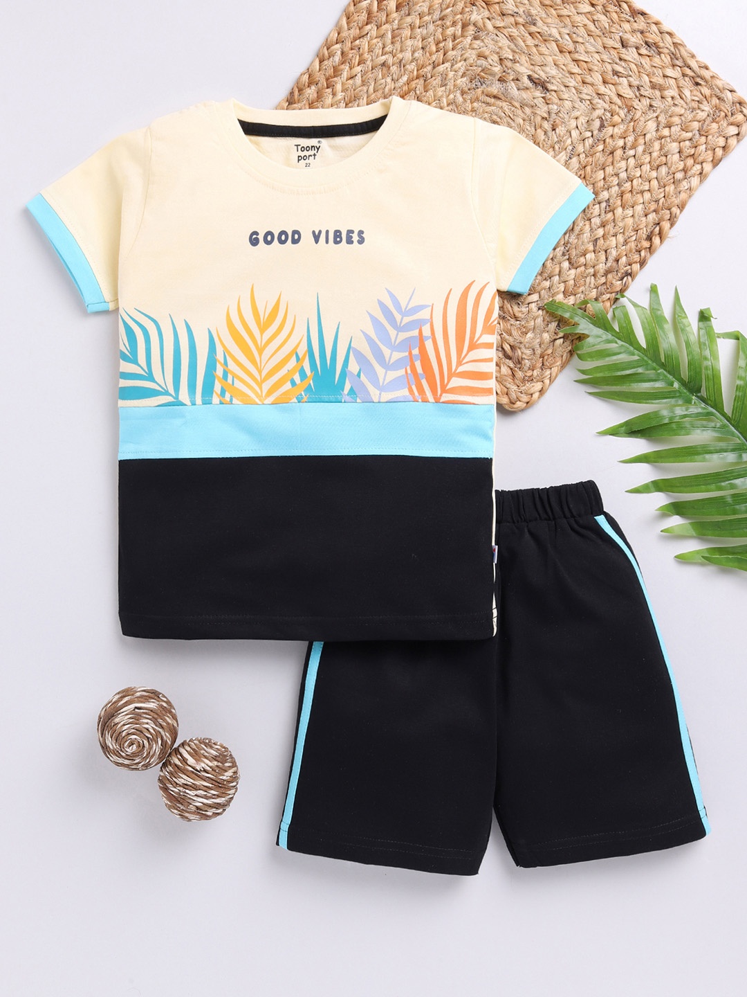 Toonyport Boys Printed T-shirt with Shorts, Cream