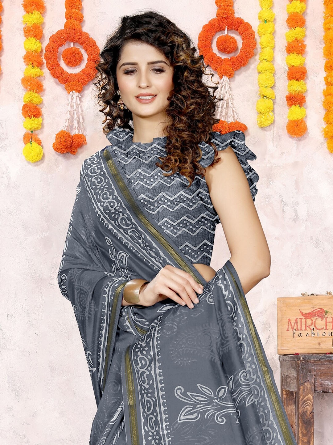 

KALINI Ethnic Motifs Printed Zari Saree, Grey