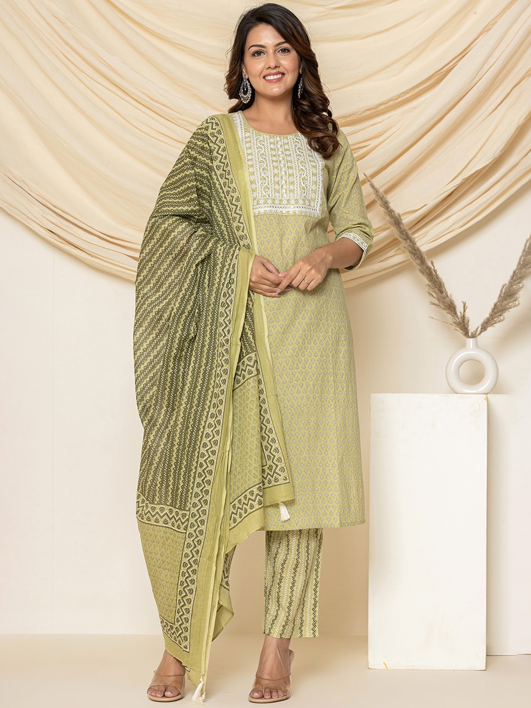 

JAIPUR ETHNIC Ethnic Motifs Printed Thread Work Pure Cotton Kurta with Trousers & Dupatta, Green