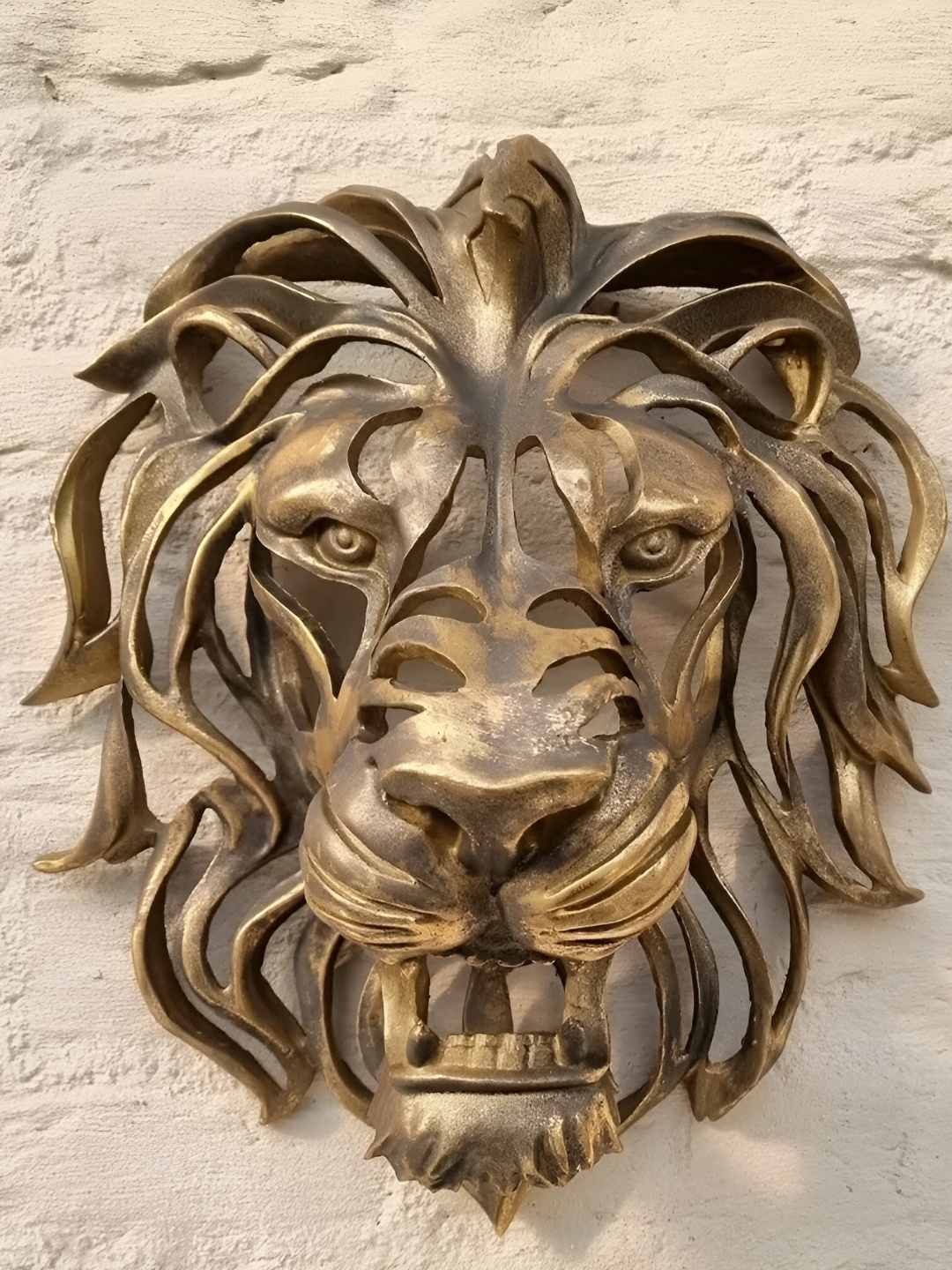 

THE ARTMENT Gold Toned Sculpted Safari King Hanging Wall Mask