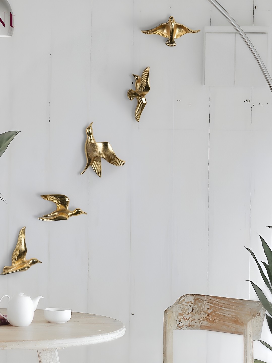 

THE ARTMENT Gold Toned 5 Pieces Aluminum Fly Wall Decors, Beige