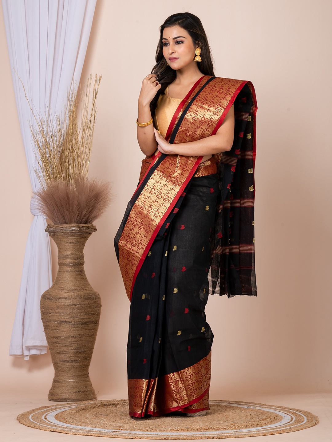 

HOUSE OF ARLI Ethnic Motifs Woven Design Zari Pure Cotton Taant Saree, Black