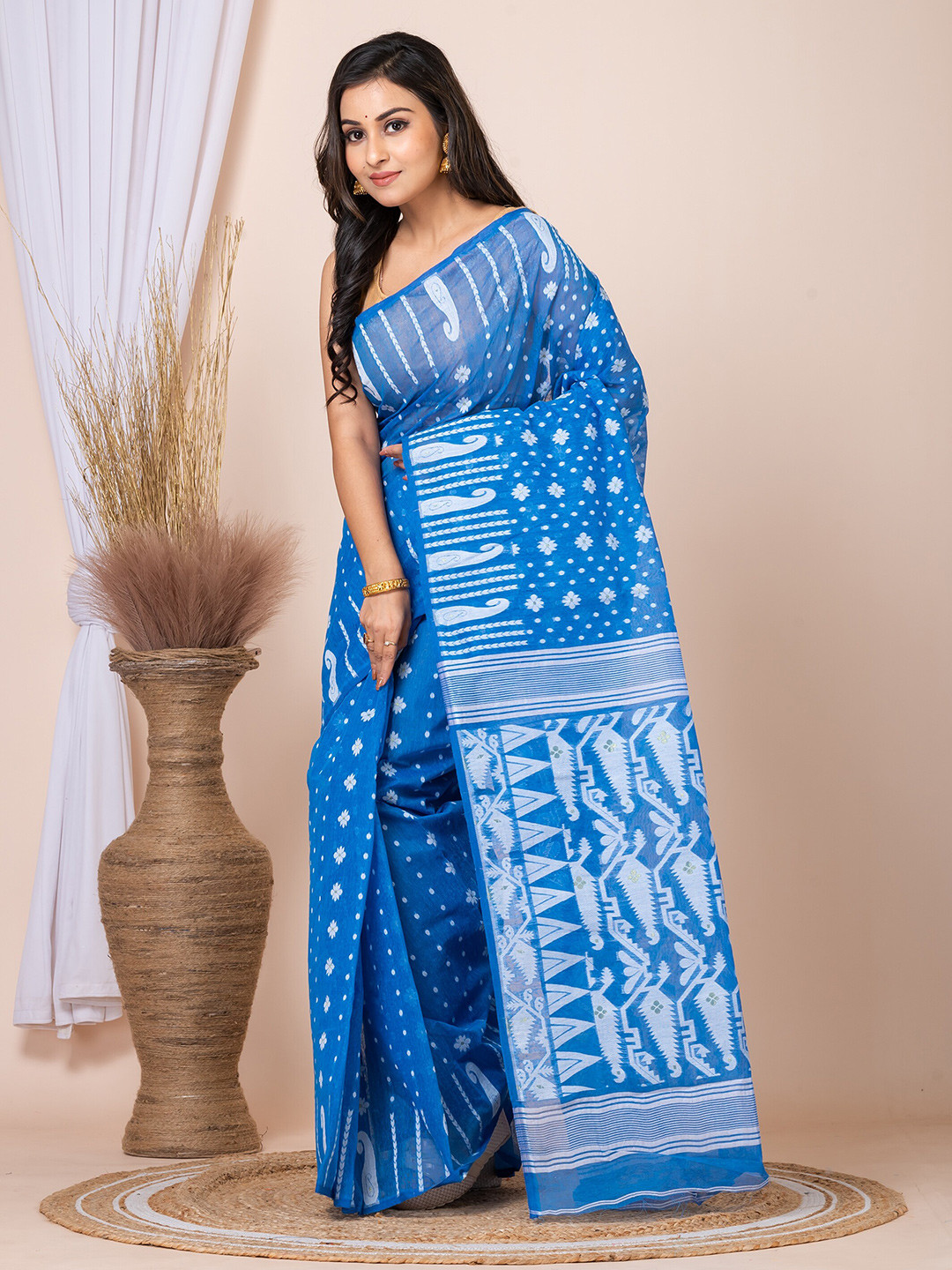 

HOUSE OF ARLI Ethnic Motifs Woven Design Pure Cotton Jamdani Saree, Blue