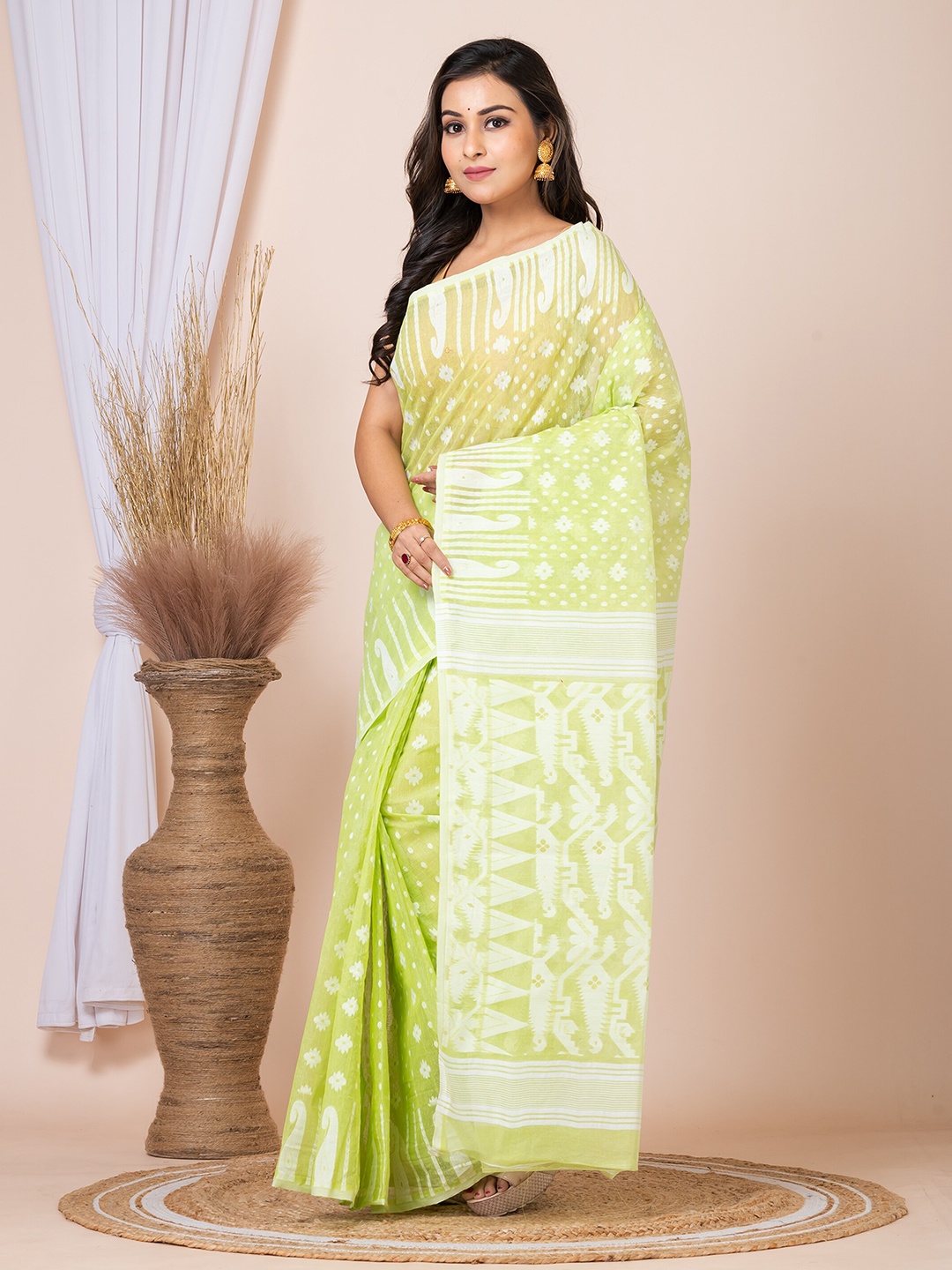 

HOUSE OF ARLI Ethnic Motifs Woven Design Pure Cotton Jamdani Saree, Green