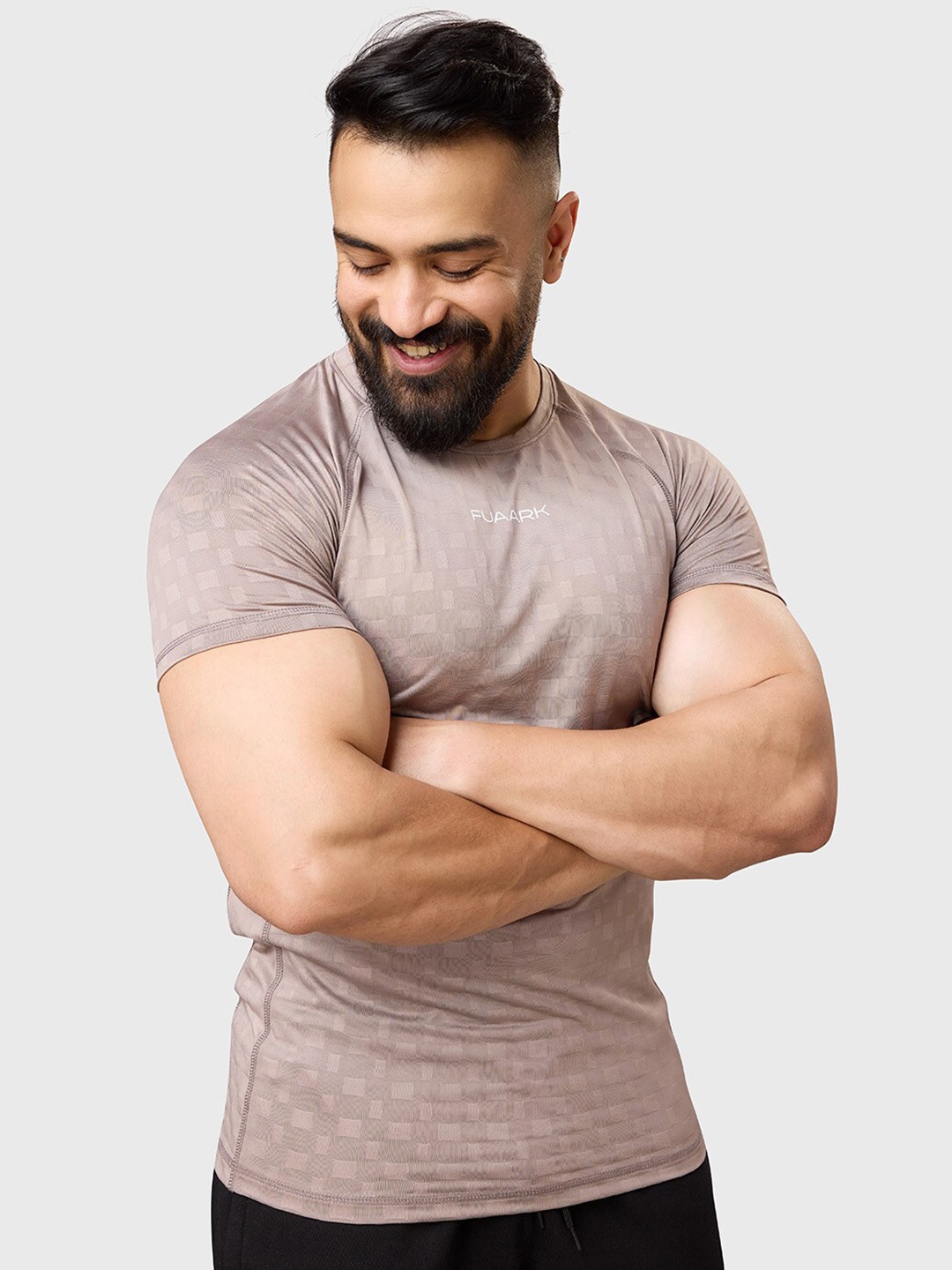 

FUAARK Raglan Sleeves Slim Fit T-shirt, Beige