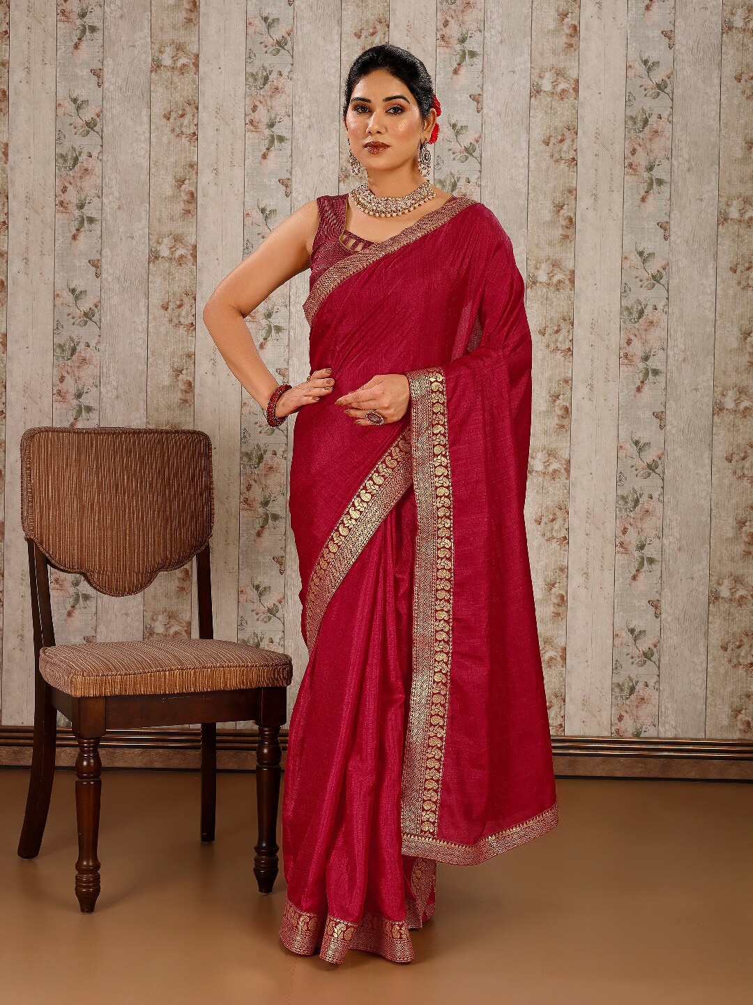 

Indian Women Zari Pure Chiffon Saree, Maroon