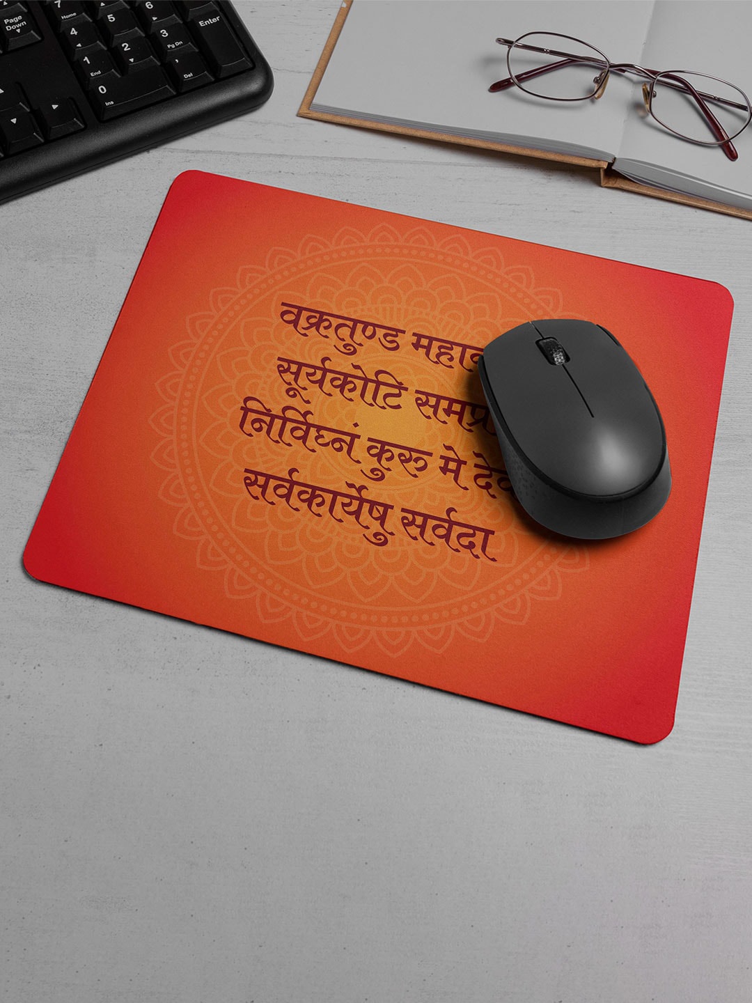 

DecorTwist Printed Mouse Pad Non-Slip-Resistant Rubber Base Desk Mousepad, Red