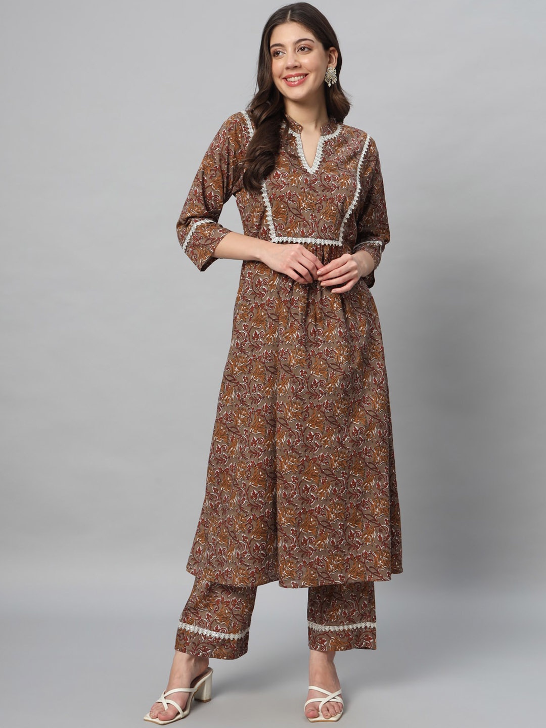 

SALWAT Floral Printed Mandarin Collar Regular Pure Cotton Anarkali Kurta With Trousers, Brown