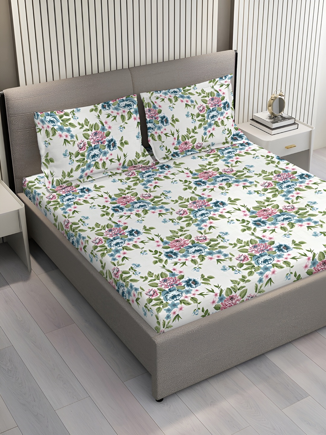 

Layers White & Green Floral Cotton 220 TC King Bedsheet with 2 Pillow Covers