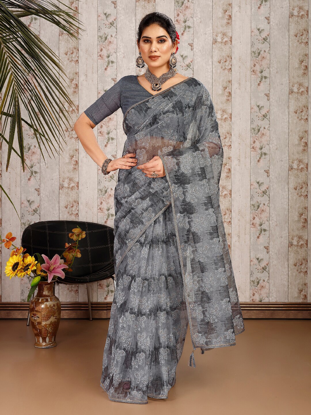 

Indian Women Floral Zari Pure Chiffon Saree, Grey