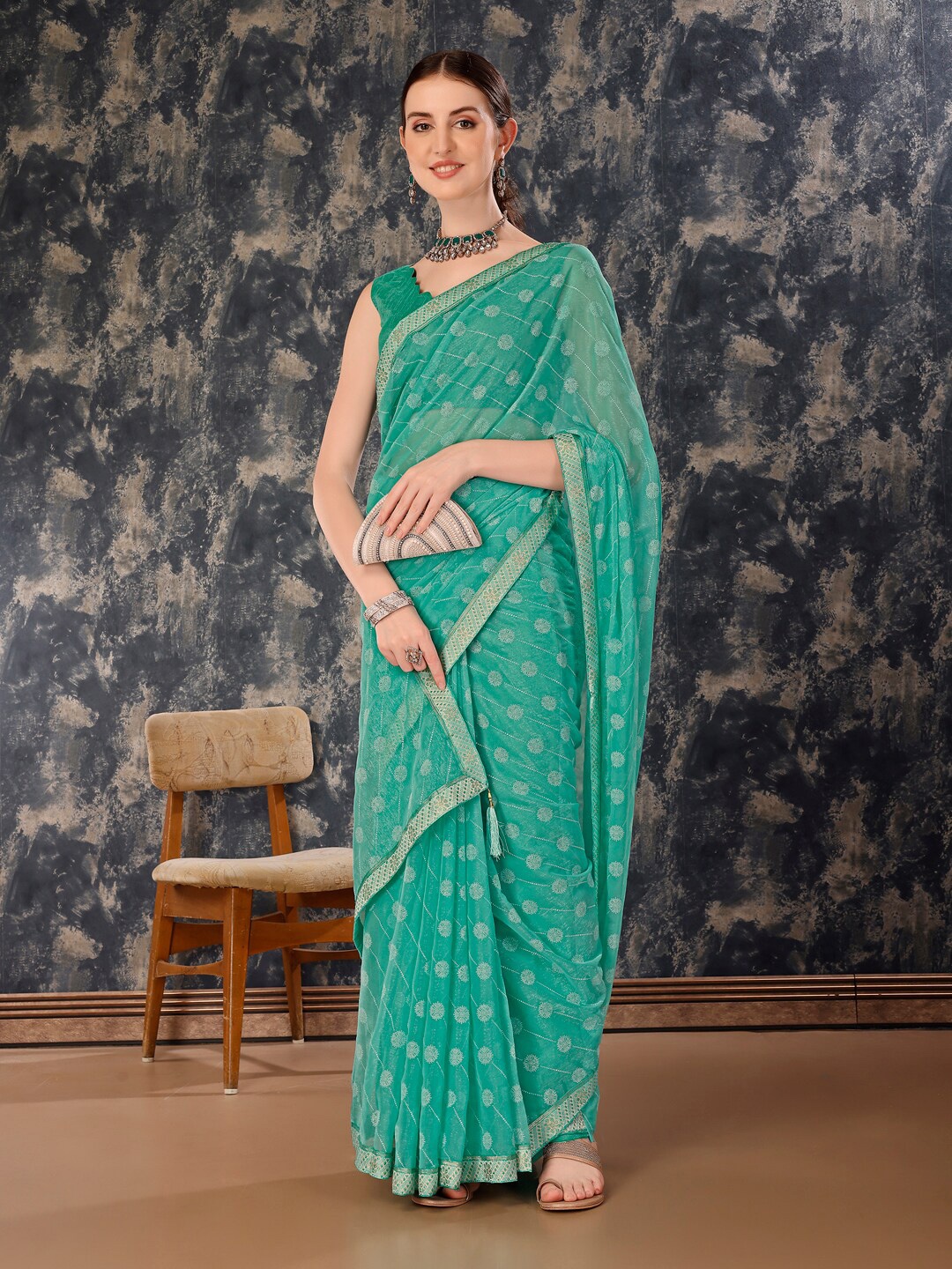 

Indian Women Floral Zari Pure Chiffon Saree, Turquoise blue