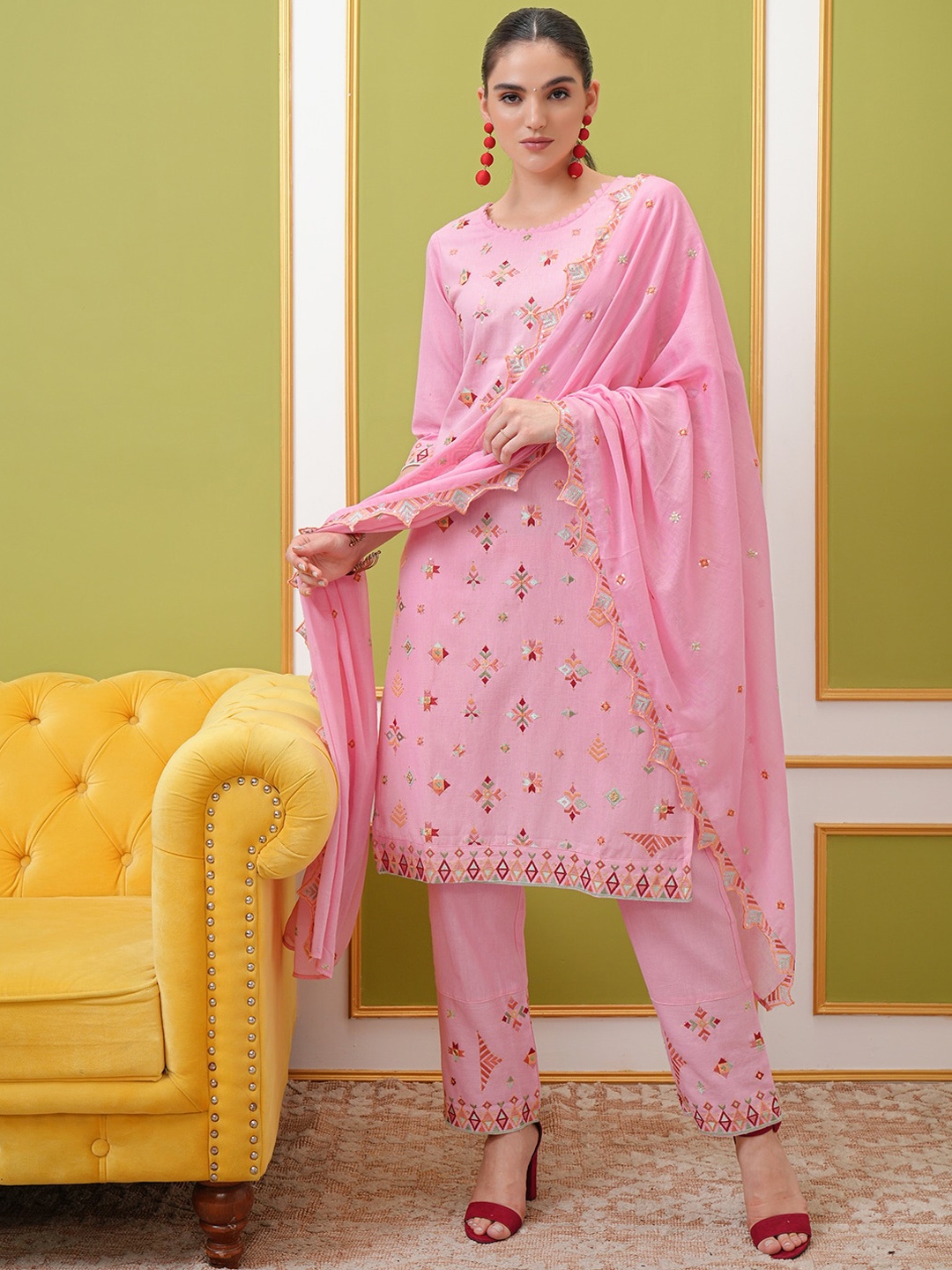 

Vishudh Embroidered Regular Thread Work Pure Cotton Kurta with Trousers & With Dupatta, Pink