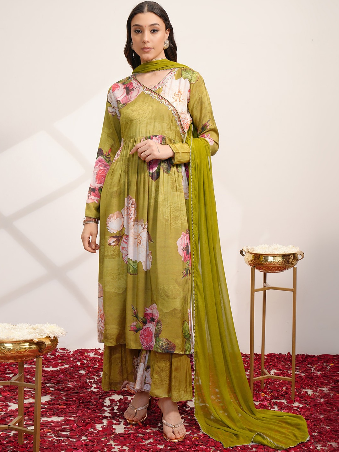 

Vishudh V Neck Floral Printed Angrakha Beads and Stones Kurta Set, Green