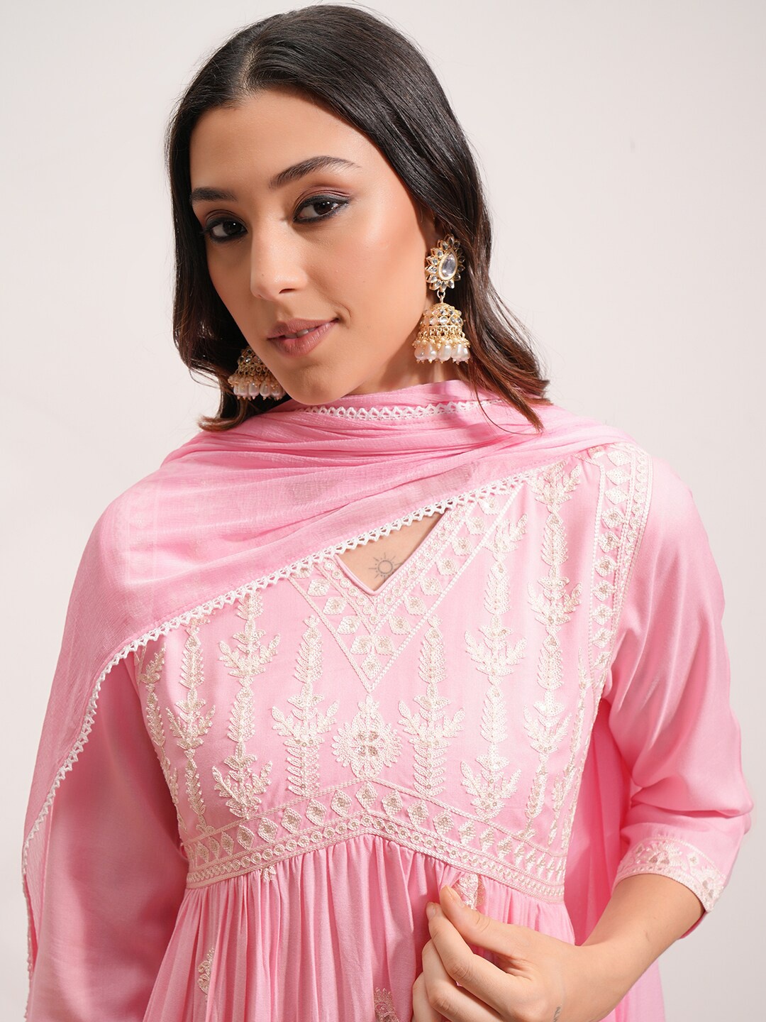 

Vishudh Floral Embroidered Regular Thread Work Kurta with Trousers & With Dupatta, Pink