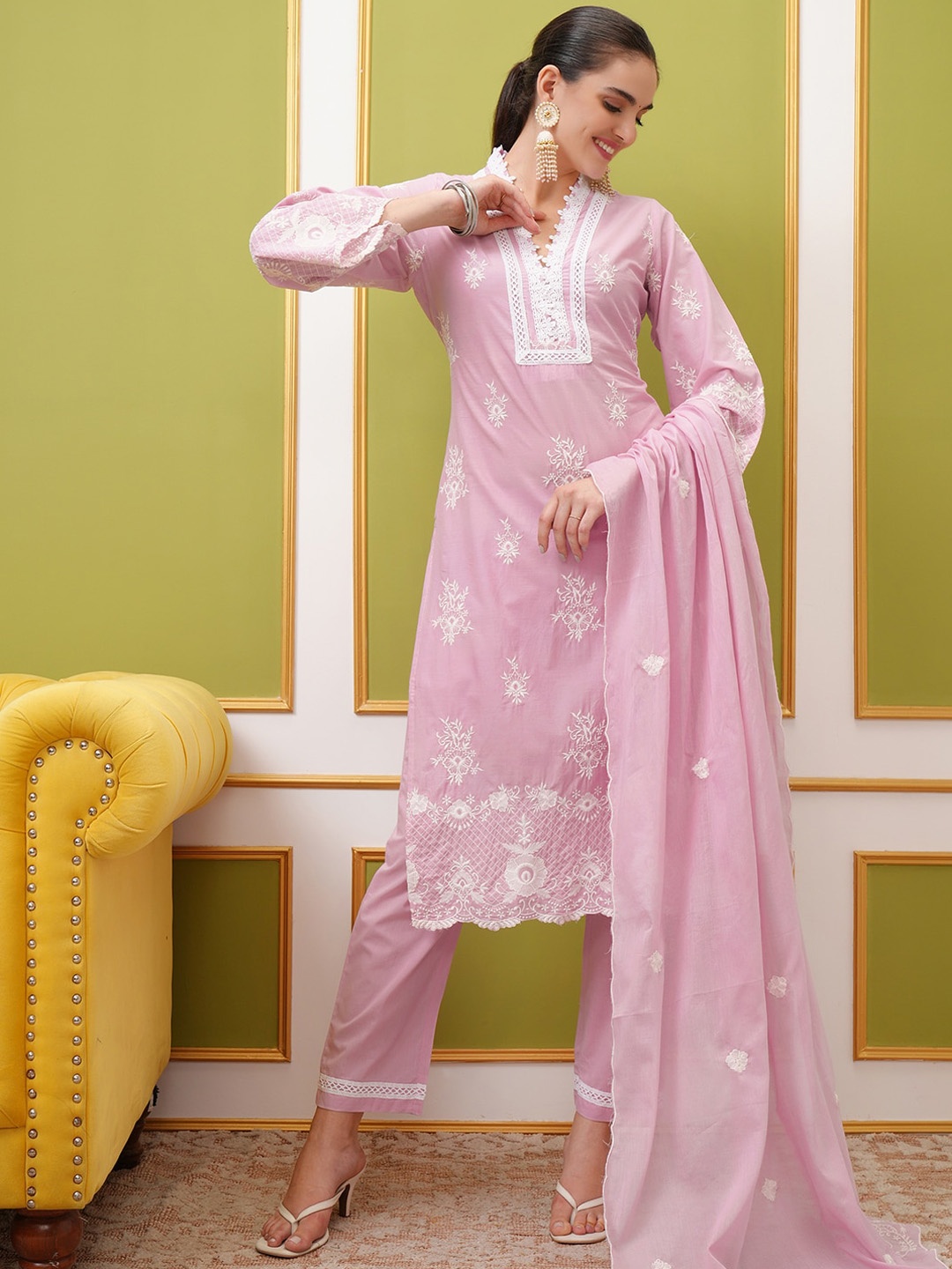 

Vishudh Floral Embroidered Regular Thread Work Pure Cotton Kurta with Trousers & Dupatta, Mauve