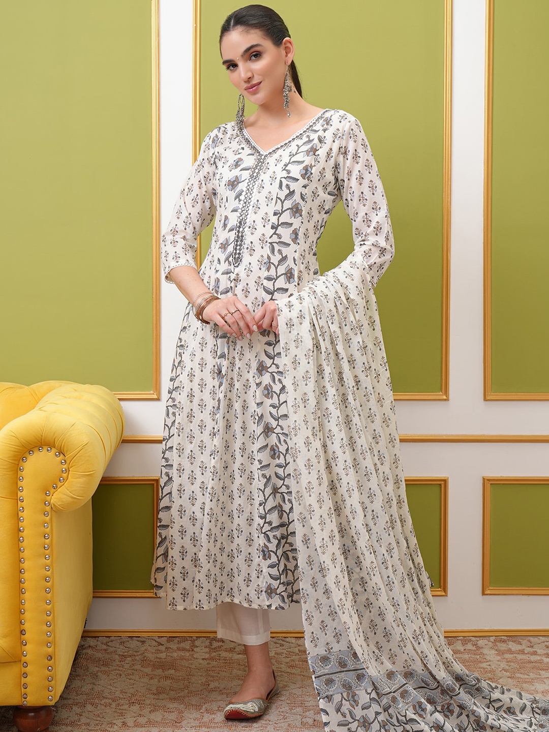 

Vishudh Floral Printed Regular Thread Work Pure Cotton Kurta with Trousers & With Dupatta, White