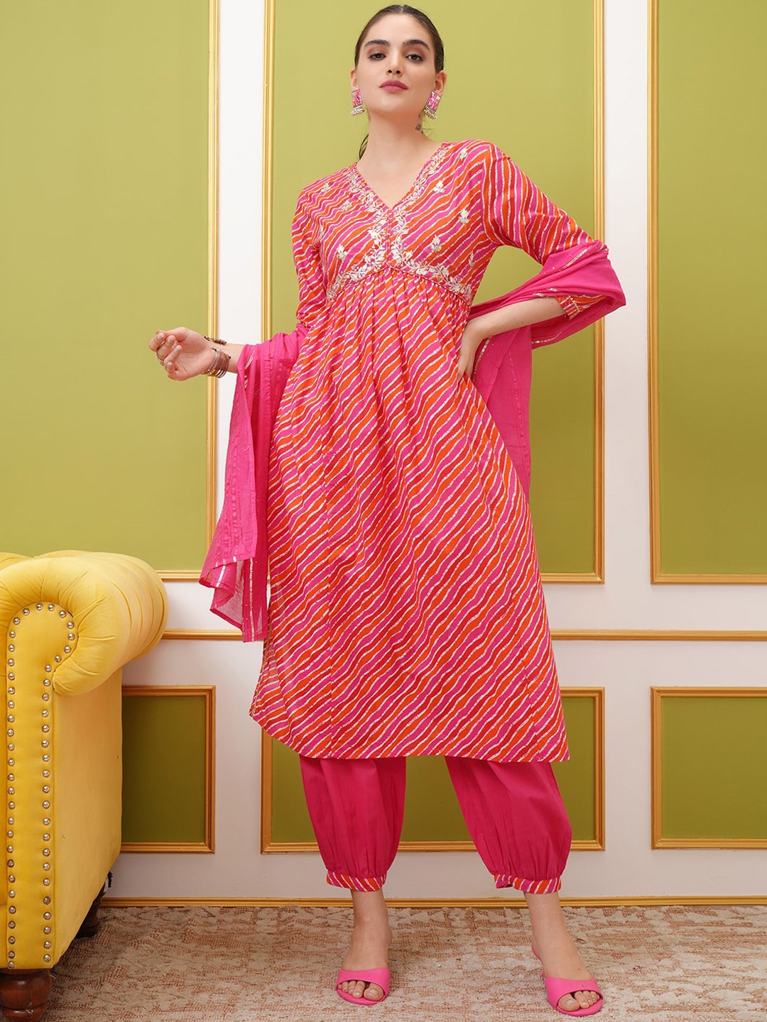 

Vishudh V Neck Ethnic Motifs Embroidered Empire Pure Cotton Kurta Set, Pink