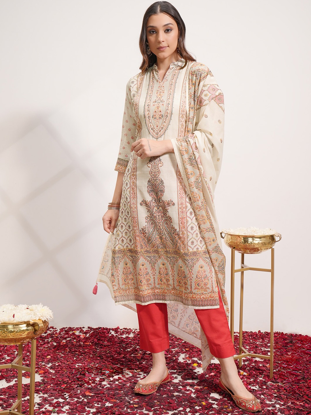 

Vishudh White Floral Printed Regular Pure Cotton Kurta with Trousers & Dupatta