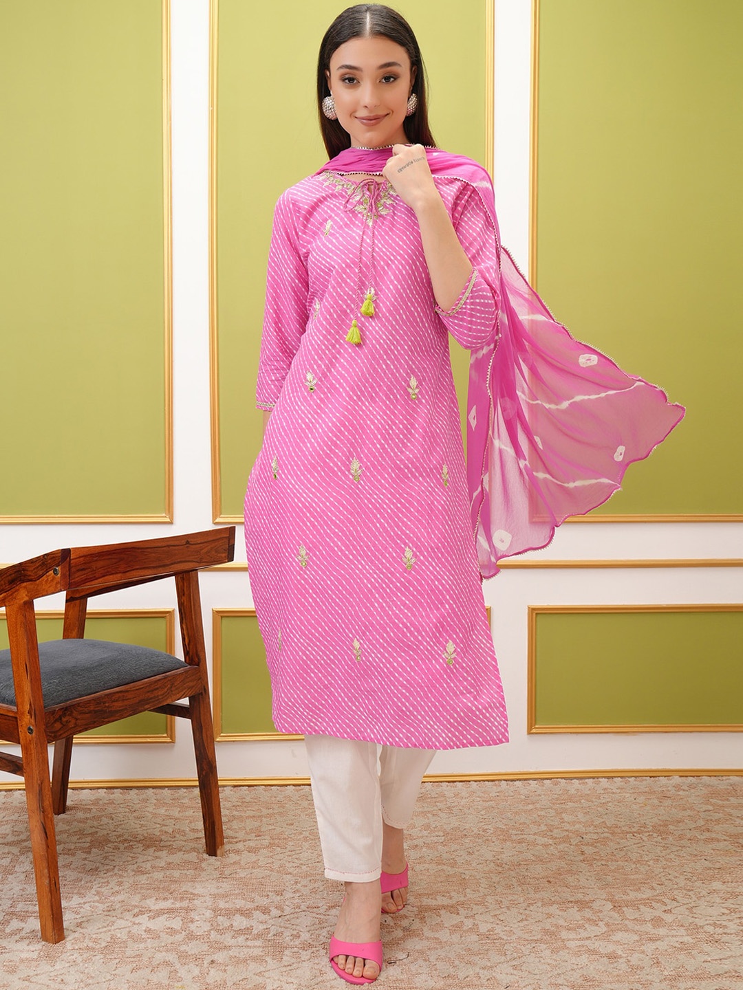 

Vishudh Ethnic Motifs Regular Mirror Work Pure Cotton Kurta with Trousers & With Dupatta, Pink