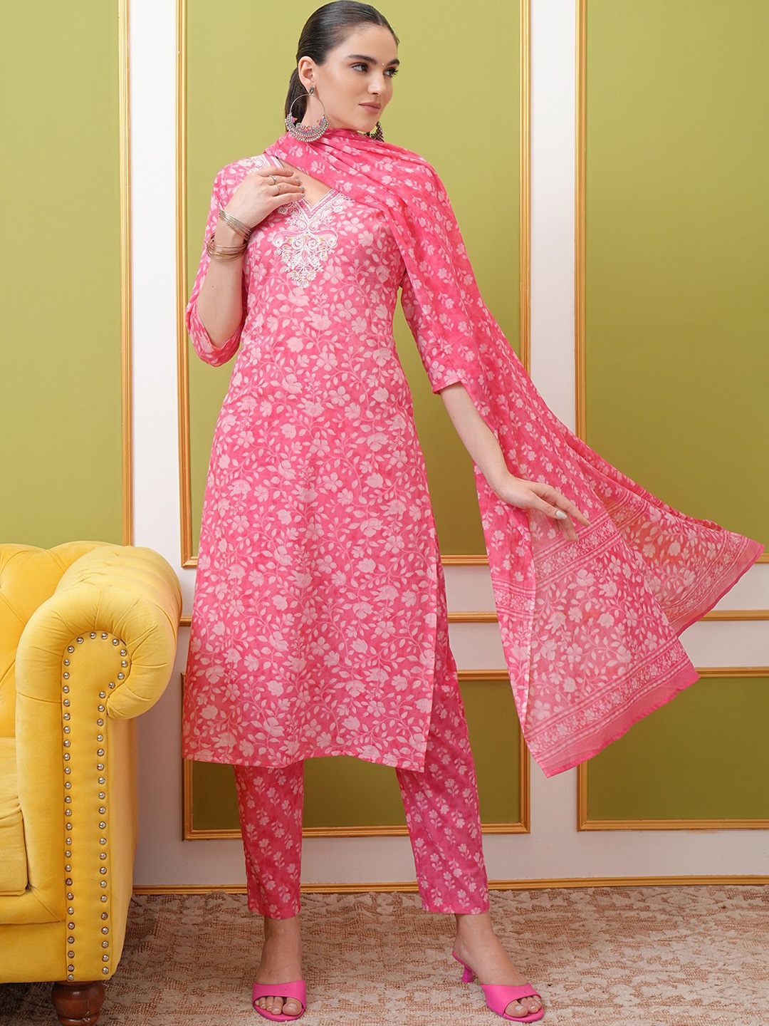 

Vishudh Floral Printed Regular Pure Cotton Kurta with Trousers & With Dupatta, Pink