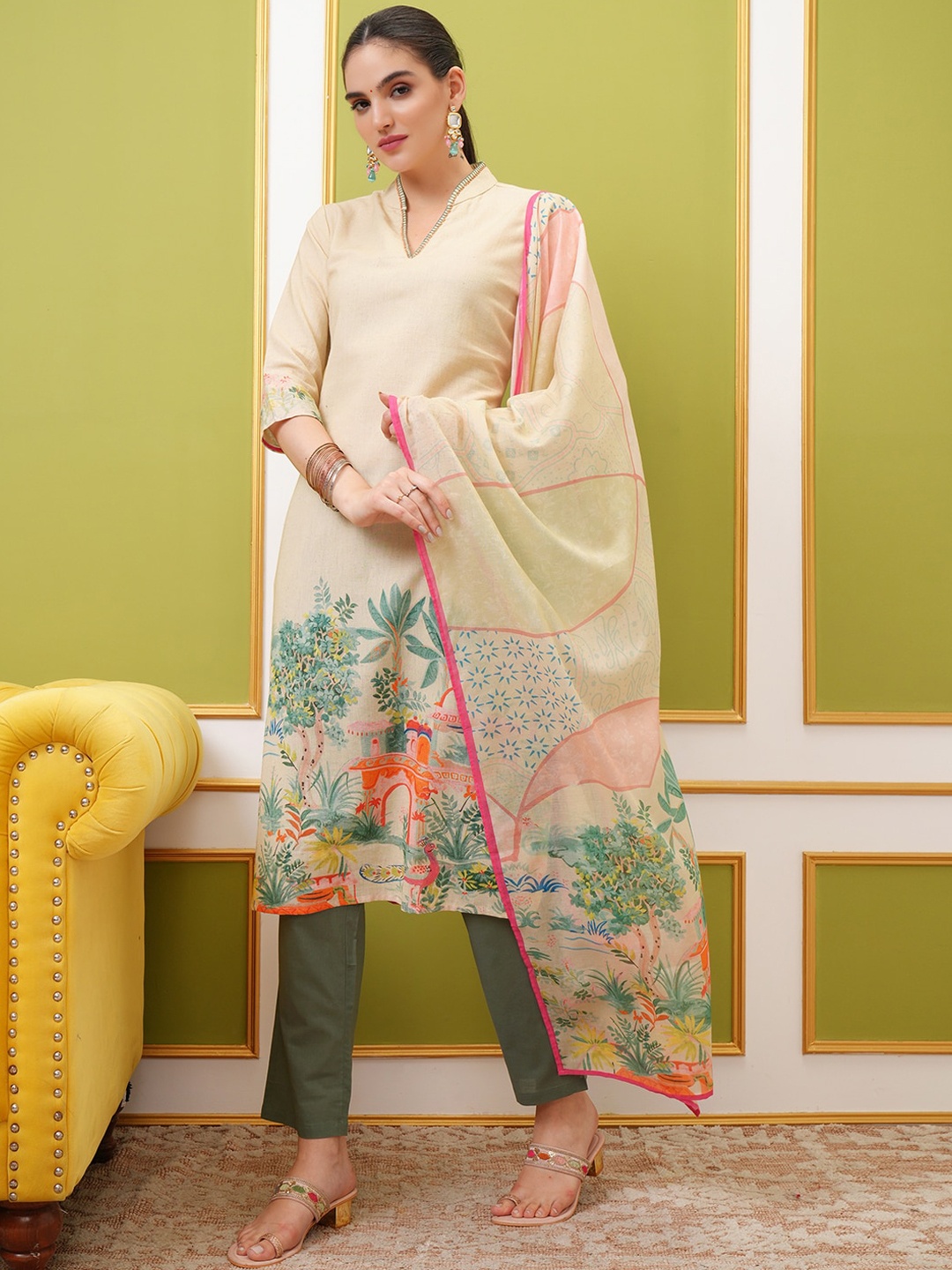 

Vishudh Floral Printed Regular Pure Cotton Kurta with Trousers & With Dupatta, Green