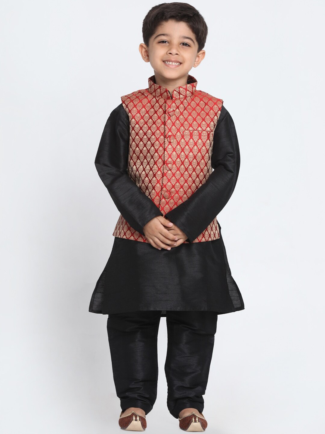 

VASTRAMAY Boys Mandarin Collar Straight Kurta with Pyjama & Nehru Jacket, Black